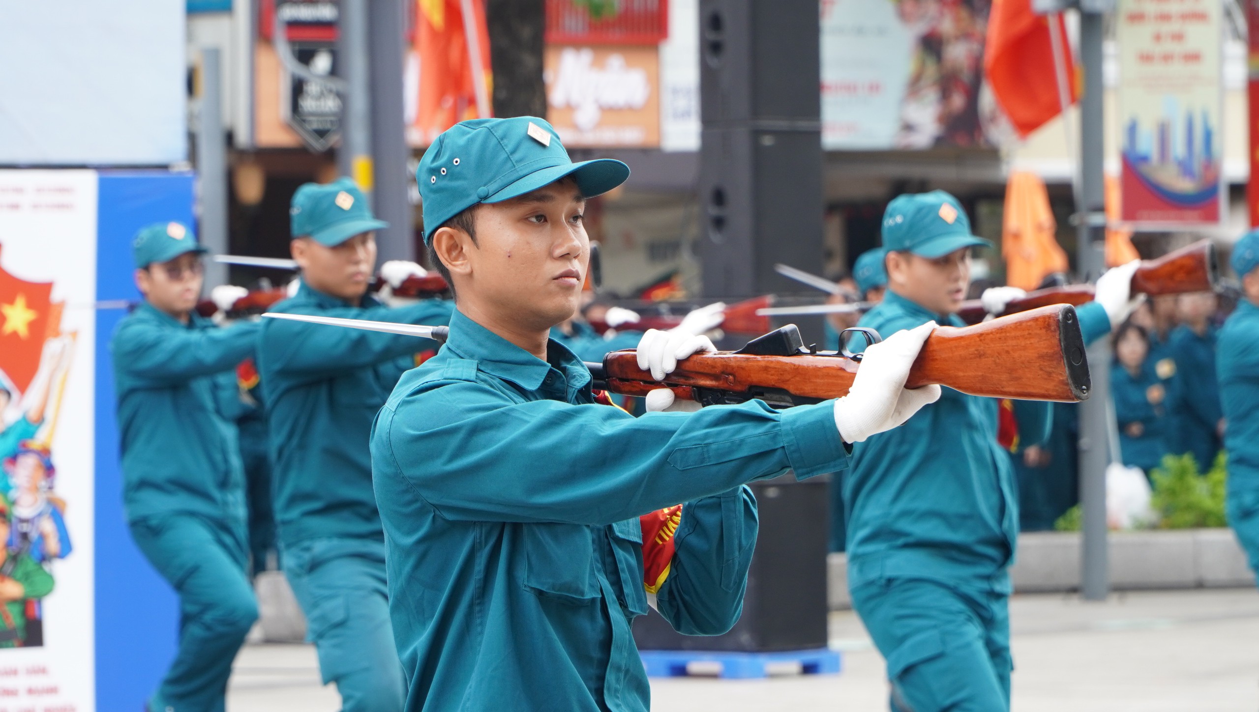Ấn tượng những m&agrave;n biểu diễn đặc sắc của h&agrave;ng ng&agrave;n qu&acirc;n d&acirc;n tr&ecirc;n Phố đi bộ Nguyễn Huệ- Ảnh 19.