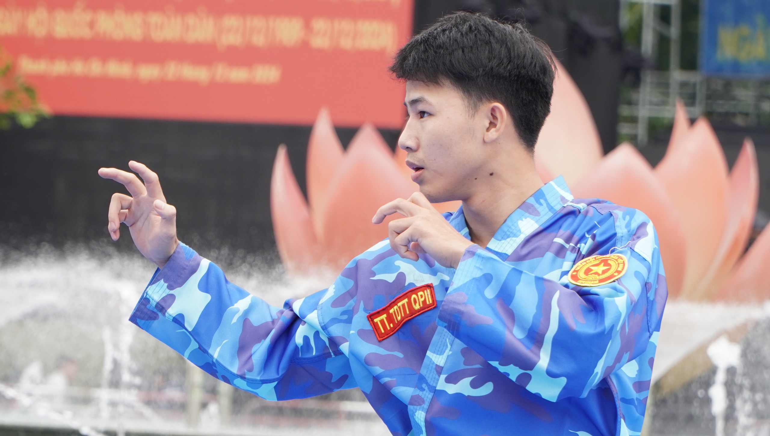 Ấn tượng những m&agrave;n biểu diễn đặc sắc của h&agrave;ng ng&agrave;n qu&acirc;n d&acirc;n tr&ecirc;n Phố đi bộ Nguyễn Huệ- Ảnh 32.