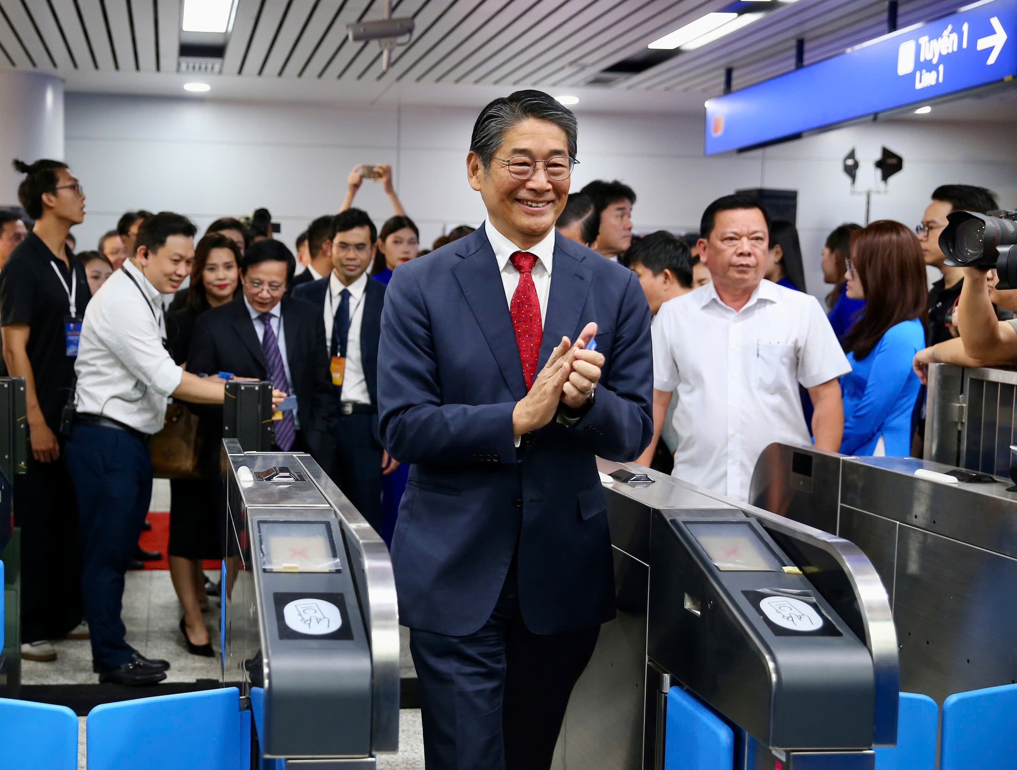 Những h&igrave;nh ảnh về ng&agrave;y đầu metro số 1 ch&iacute;nh thức vận h&agrave;nh- Ảnh 14.