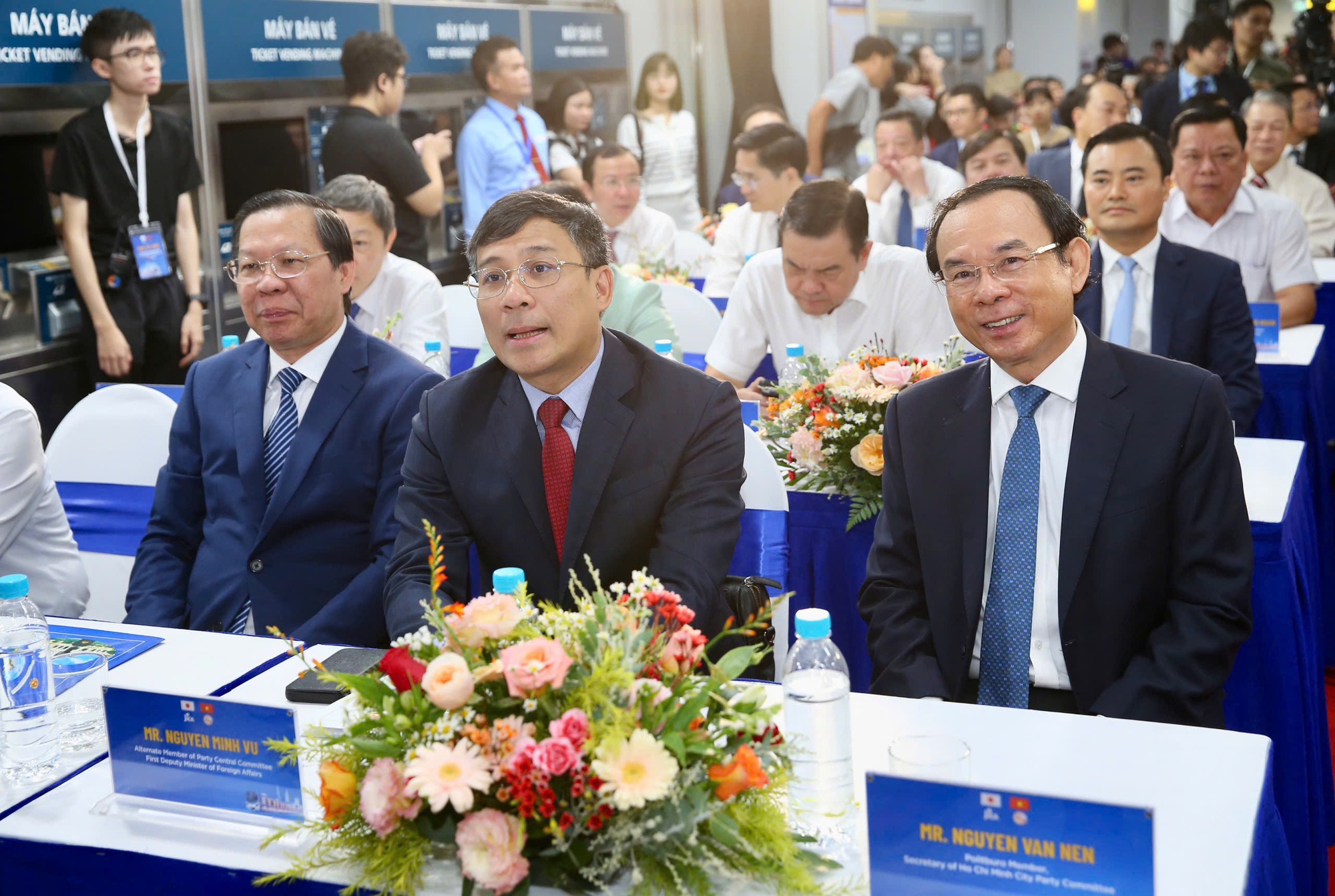 Những h&igrave;nh ảnh về ng&agrave;y đầu metro số 1 ch&iacute;nh thức vận h&agrave;nh- Ảnh 4.