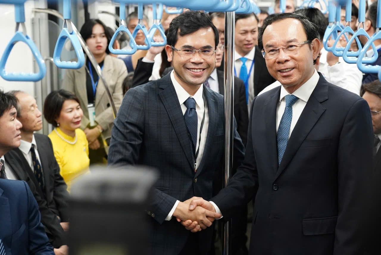 TP HCM vận h&agrave;nh ch&iacute;nh thức tuyến metro số 1, người d&acirc;n nhận thẻ đi metro VikkiGO miễn ph&iacute;- Ảnh 2.