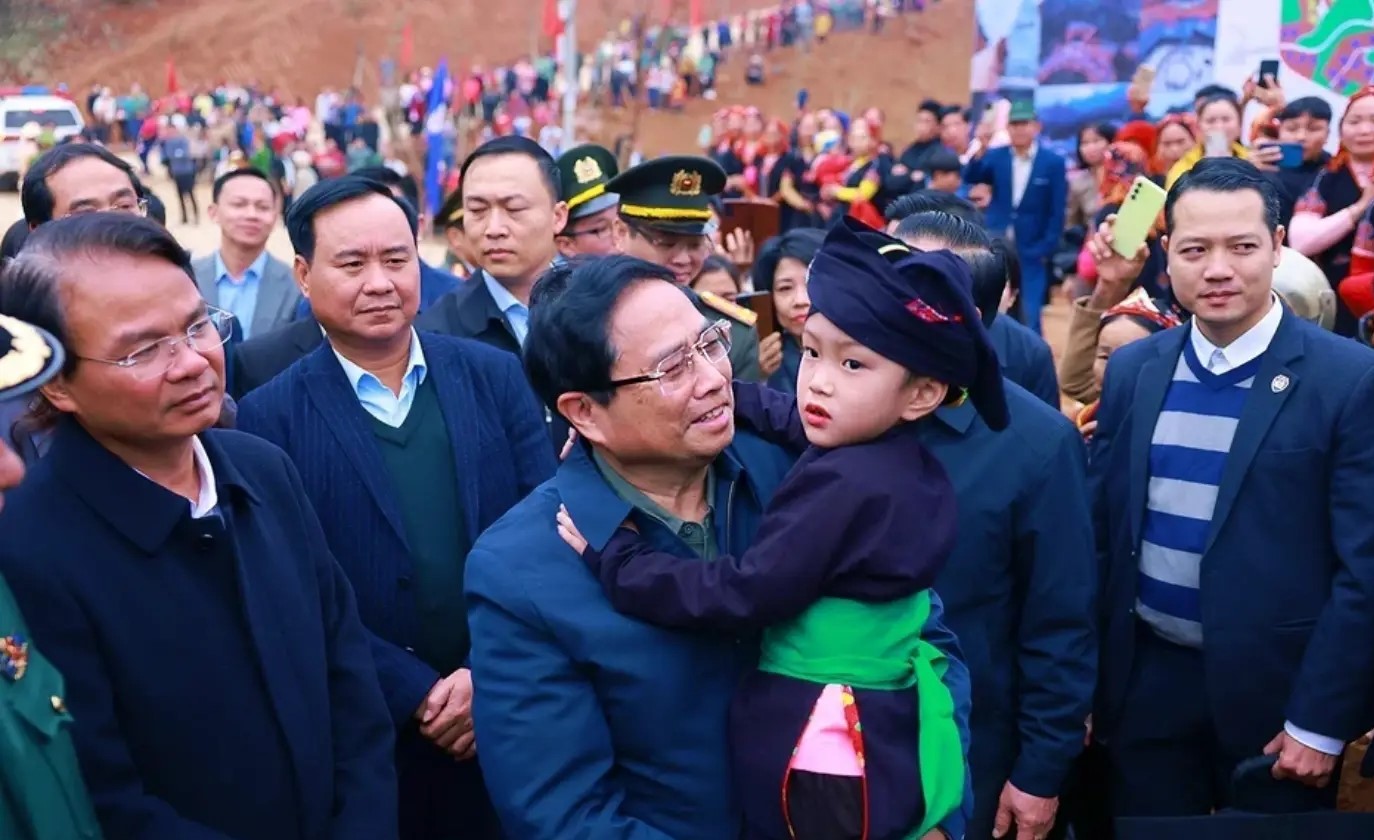 Thủ tướng Ch&iacute;nh phủ dự Lễ kh&aacute;nh th&agrave;nh dự &aacute;n t&aacute;i thiết khu d&acirc;n cư th&ocirc;n L&agrave;ng Nủ - Ảnh 4.