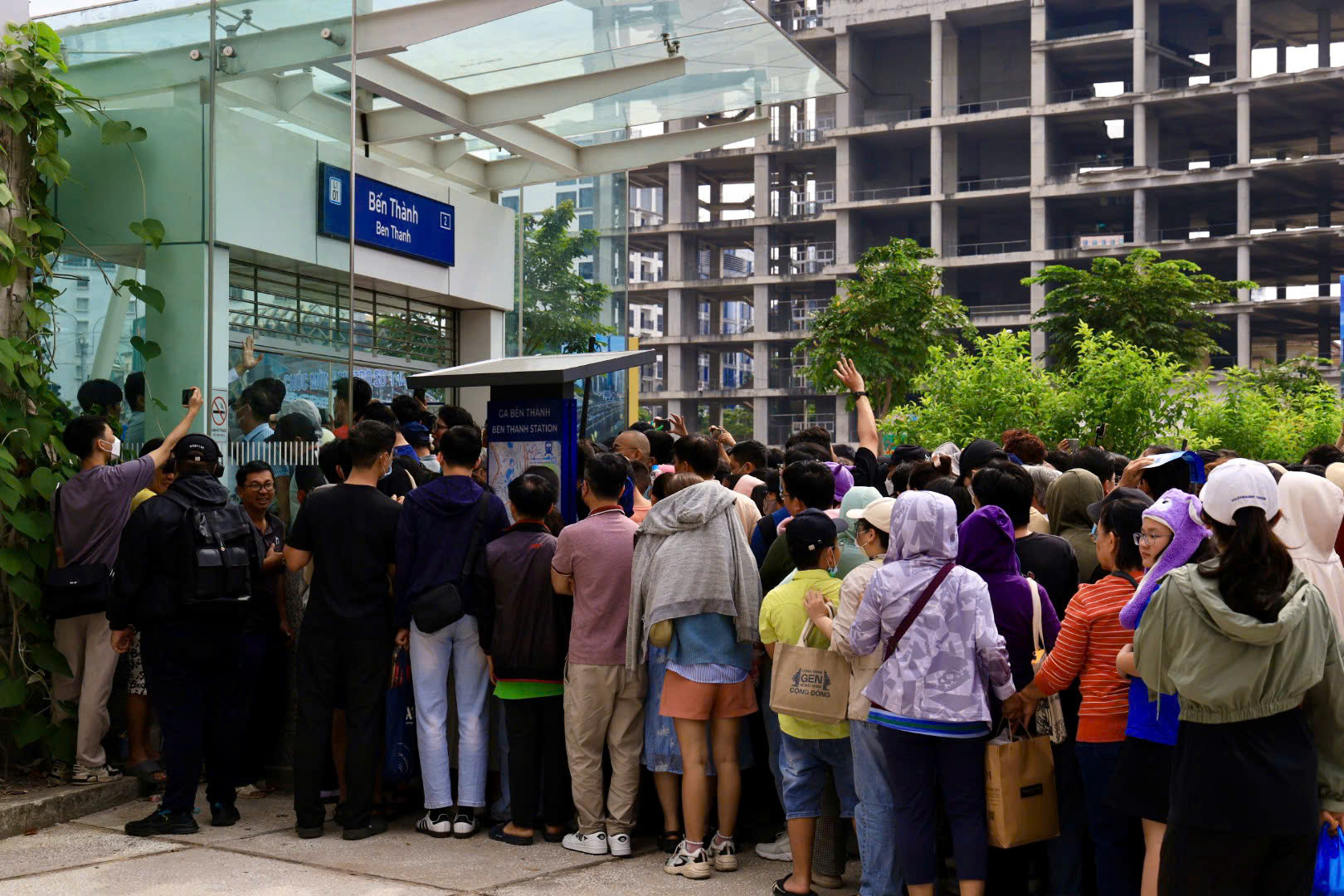 MAUR khuyến c&aacute;o: Người d&acirc;n kh&ocirc;ng cần vội v&agrave;ng trải nghiệm metro- Ảnh 1.