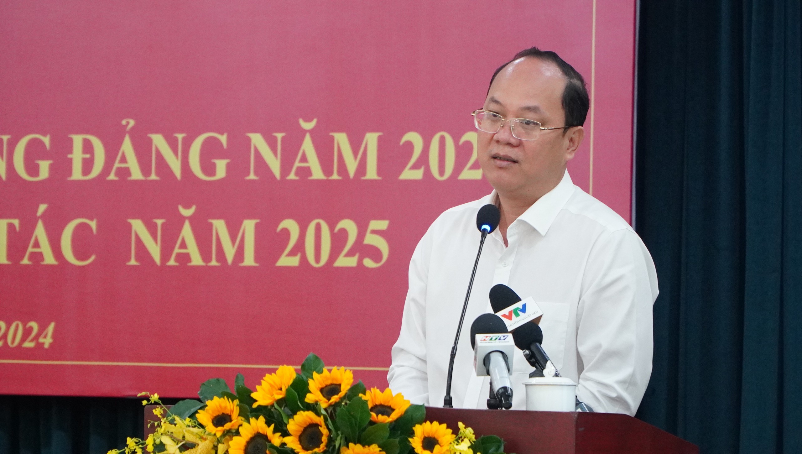 TP HCM: X&acirc;y dựng đội ngũ c&aacute;n bộ l&atilde;nh đạo nhiệm kỳ mới d&aacute;m l&agrave;m, d&aacute;m chịu tr&aacute;ch nhiệm- Ảnh 1.