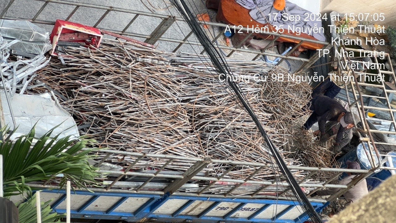 Nha Trang: Vứt tài sản của dân ra bãi rác sau khi cưỡng chế- Ảnh 1.