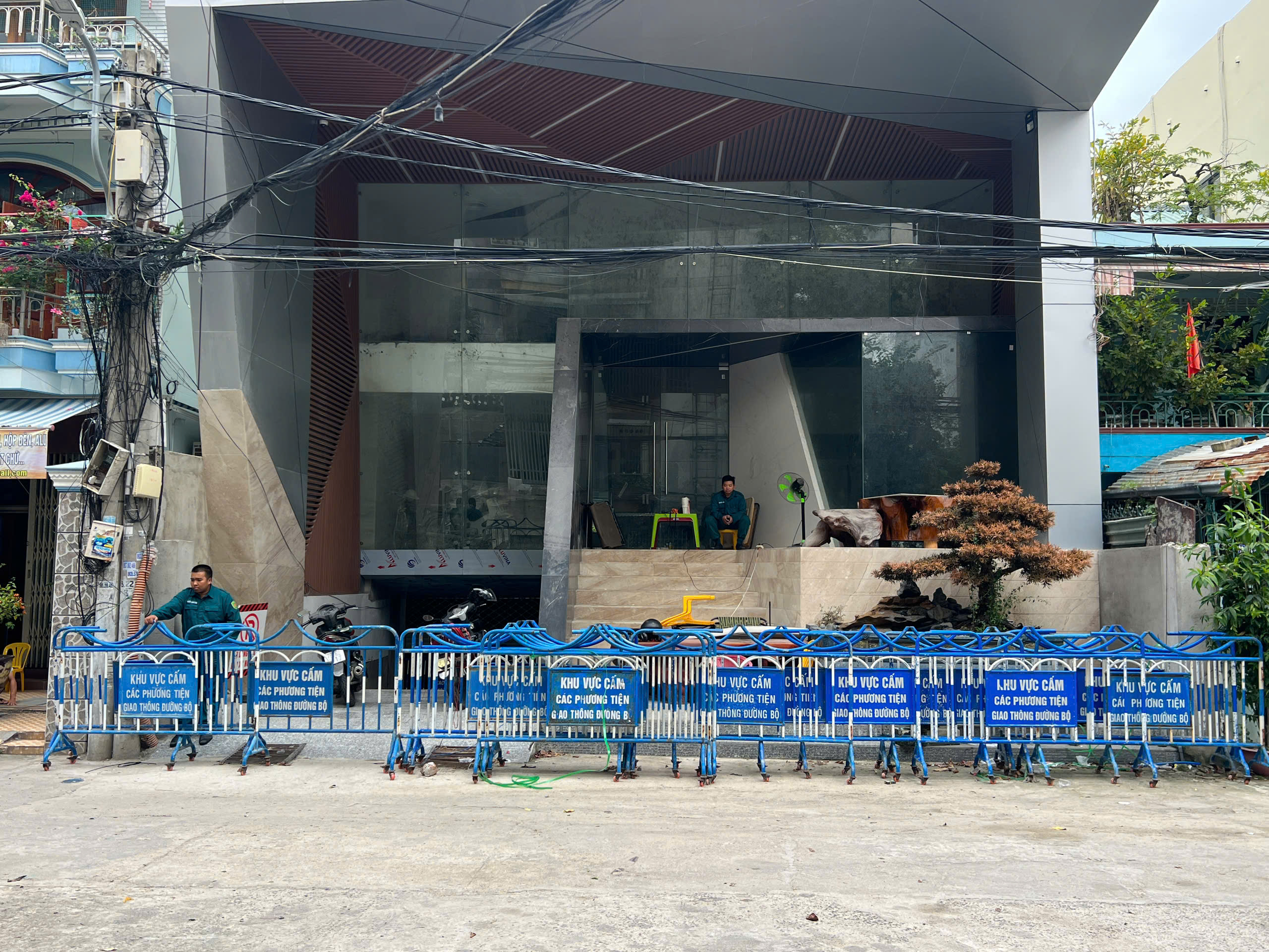 Nha Trang: Vứt tài sản của dân ra bãi rác sau khi cưỡng chế- Ảnh 2.