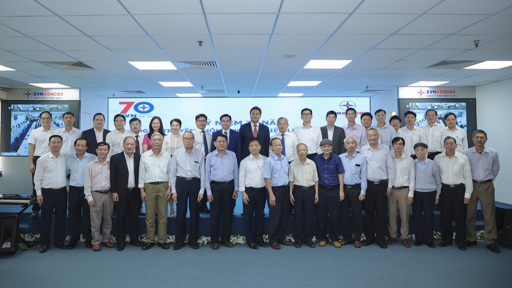 H&agrave;nh tr&igrave;nh gắn kết c&aacute;c thế hệ EVNGENCO3- Ảnh 5.