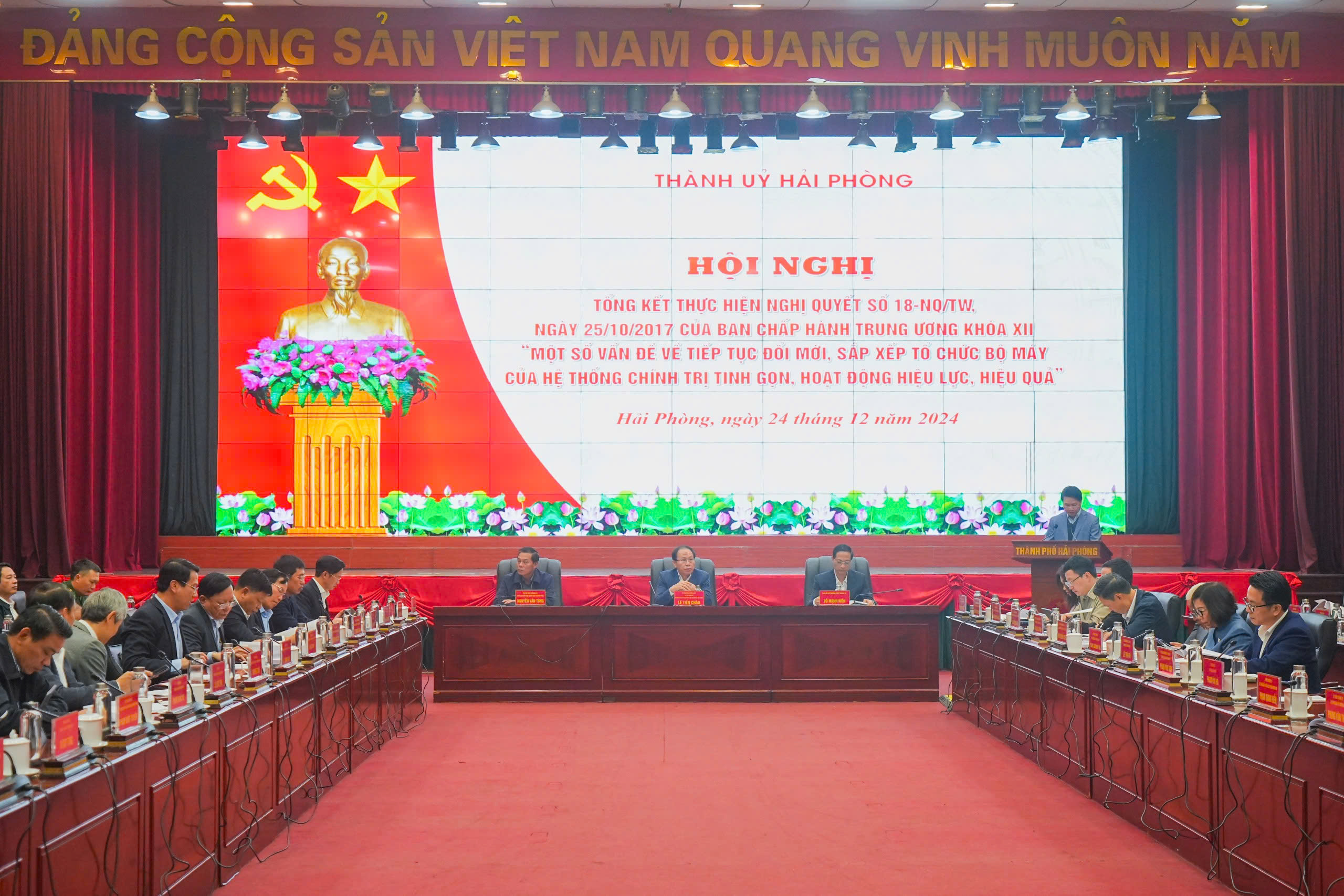 Kh&ocirc;ng lợi dụng để c&agrave;i cắm lợi &iacute;ch nh&oacute;m, lợi &iacute;ch c&aacute; nh&acirc;n trong sắp xếp tổ chức bộ m&aacute;y, bi&ecirc;n chế- Ảnh 1.