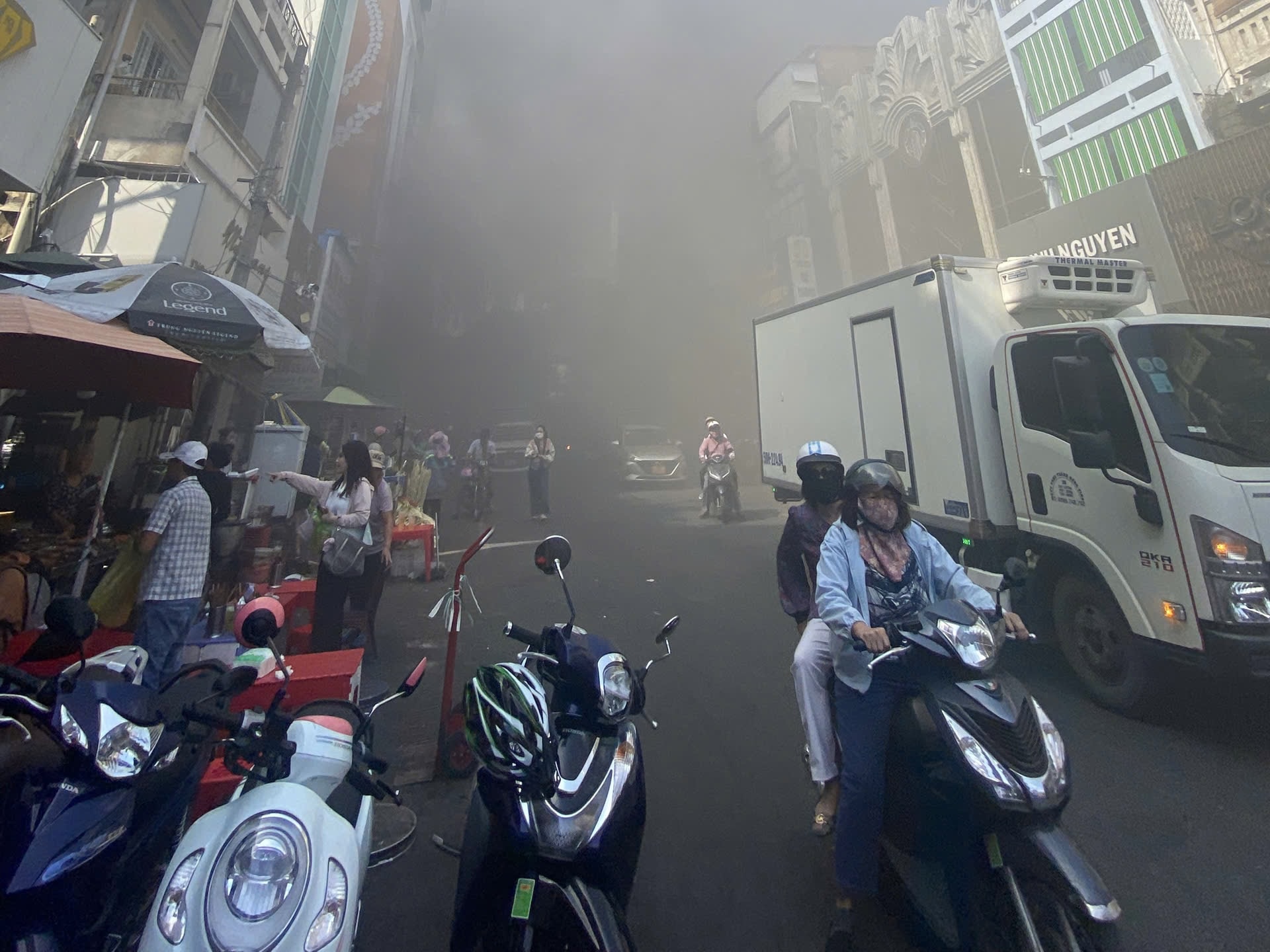 Ch&aacute;y qu&aacute;n bar Asi Club gần chợ Bến Th&agrave;nh- Ảnh 1.