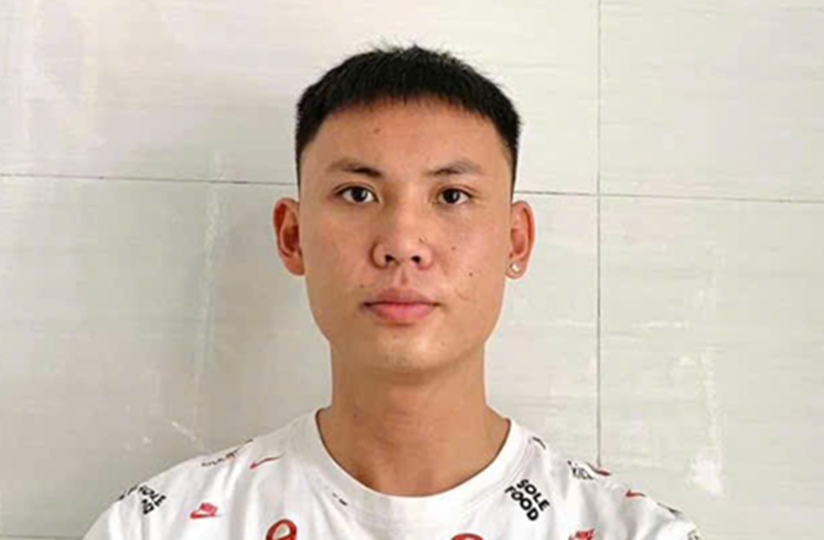 B&ecirc;nh bạn g&aacute;i bị thanh ni&ecirc;n kh&aacute;c nh&igrave;n l&eacute;n, bị ch&eacute;m nhập viện- Ảnh 1.