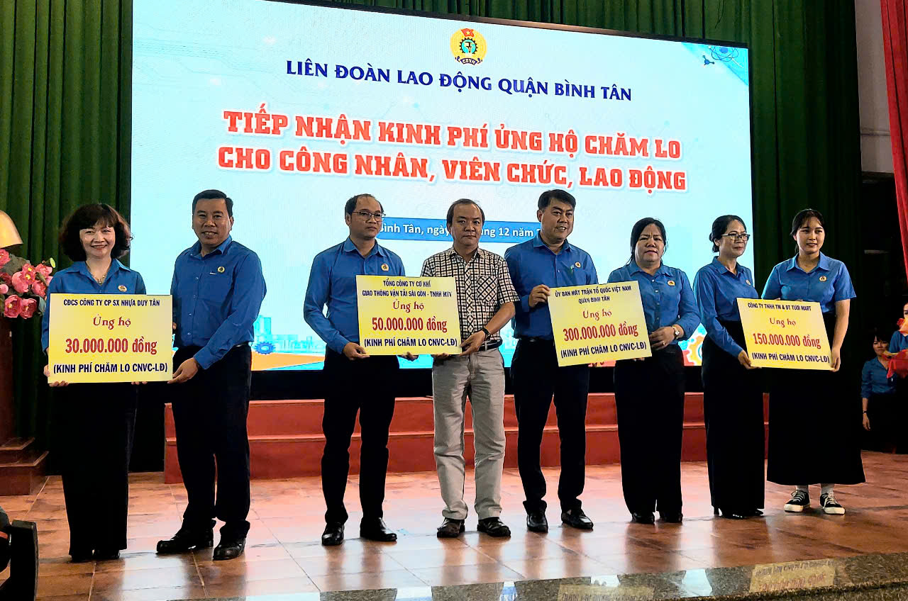 Đồng h&agrave;nh c&ugrave;ng đo&agrave;n vi&ecirc;n - lao động vượt kh&oacute;- Ảnh 4.