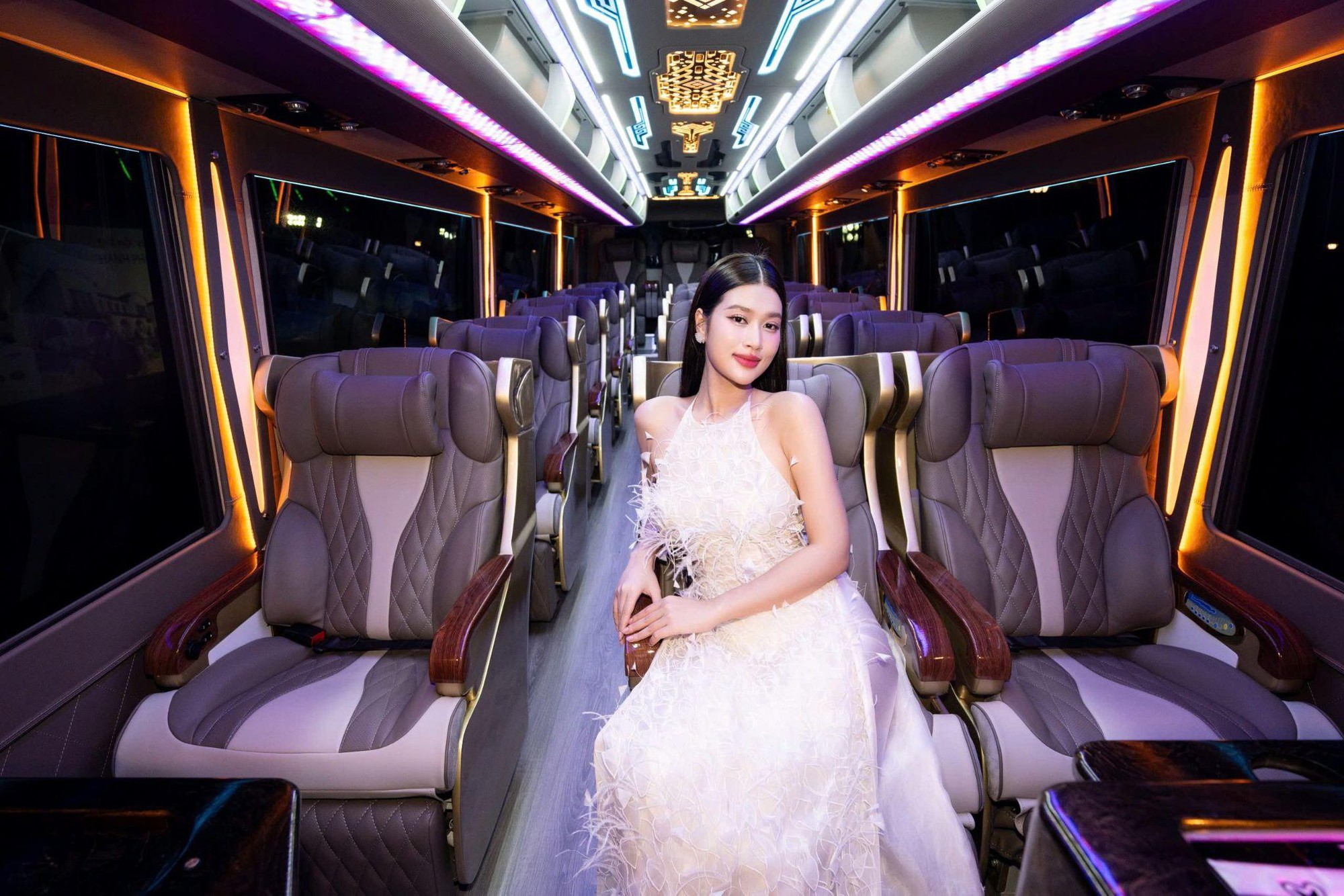 Xu hướng lựa chọn Limousine - Đại diện cho sự đẳng cấp v&agrave; thời thượng tại c&aacute;c sự kiện lớn- Ảnh 4.