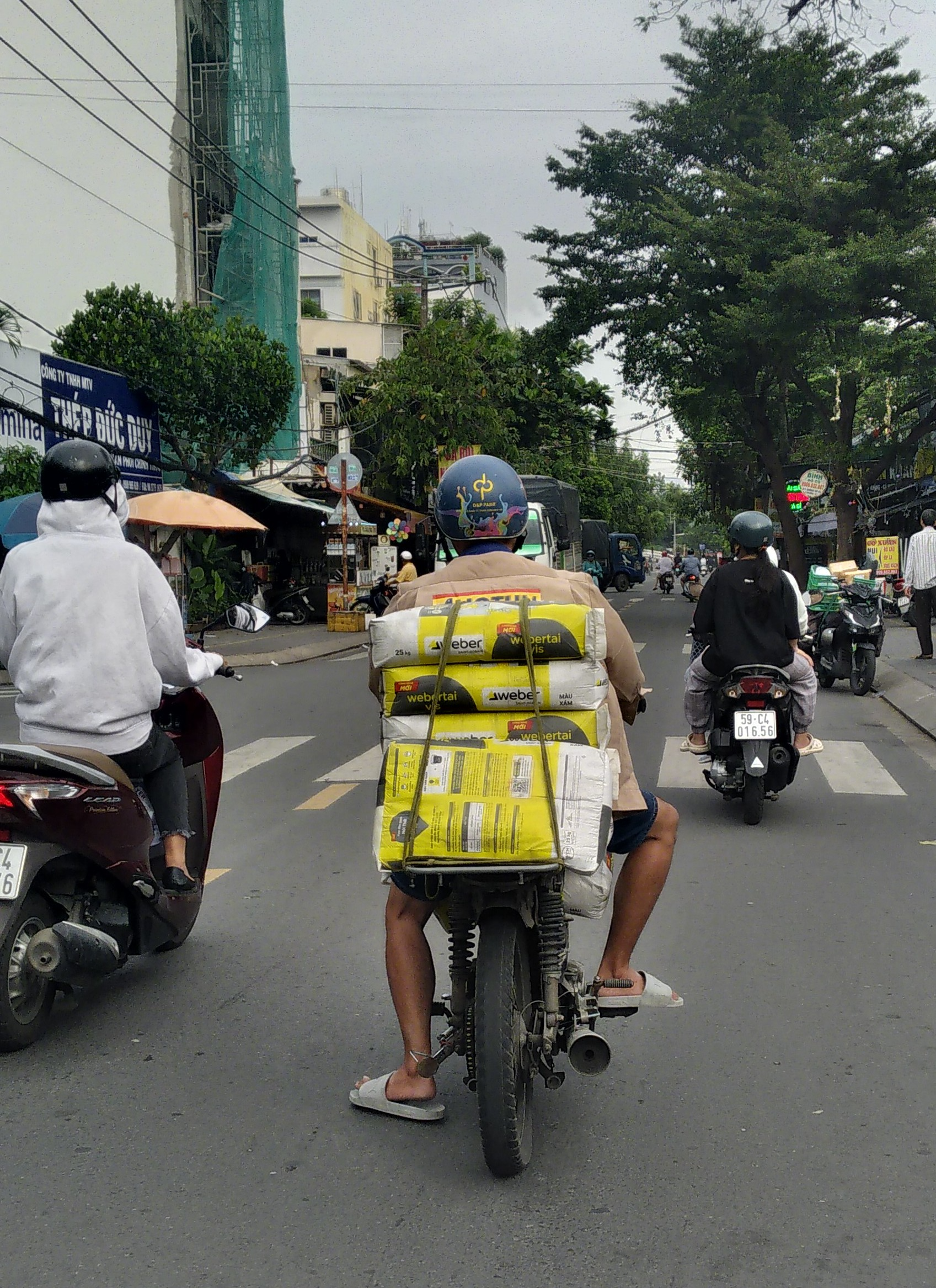 "Xe m&ugrave;" vẫn lưu th&ocirc;ng tr&ecirc;n đường phố- Ảnh 2.
