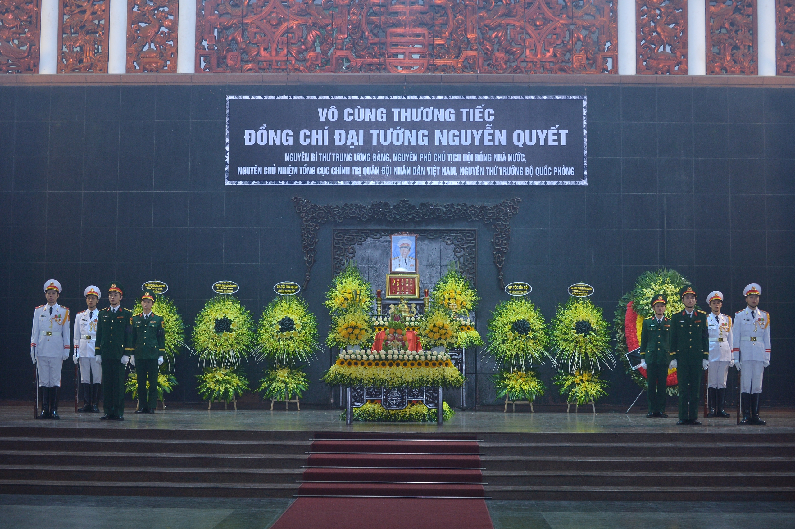 L&atilde;nh đạo Đảng, Nh&agrave; nước viếng Đại tướng Nguyễn Quyết- Ảnh 1.