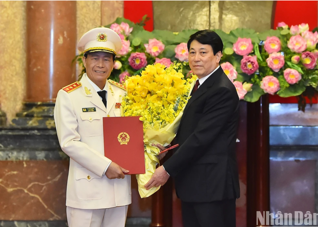 Thứ trưởng Bộ C&ocirc;ng an L&ecirc; Quốc H&ugrave;ng được thăng qu&acirc;n h&agrave;m Thượng tướng- Ảnh 1.