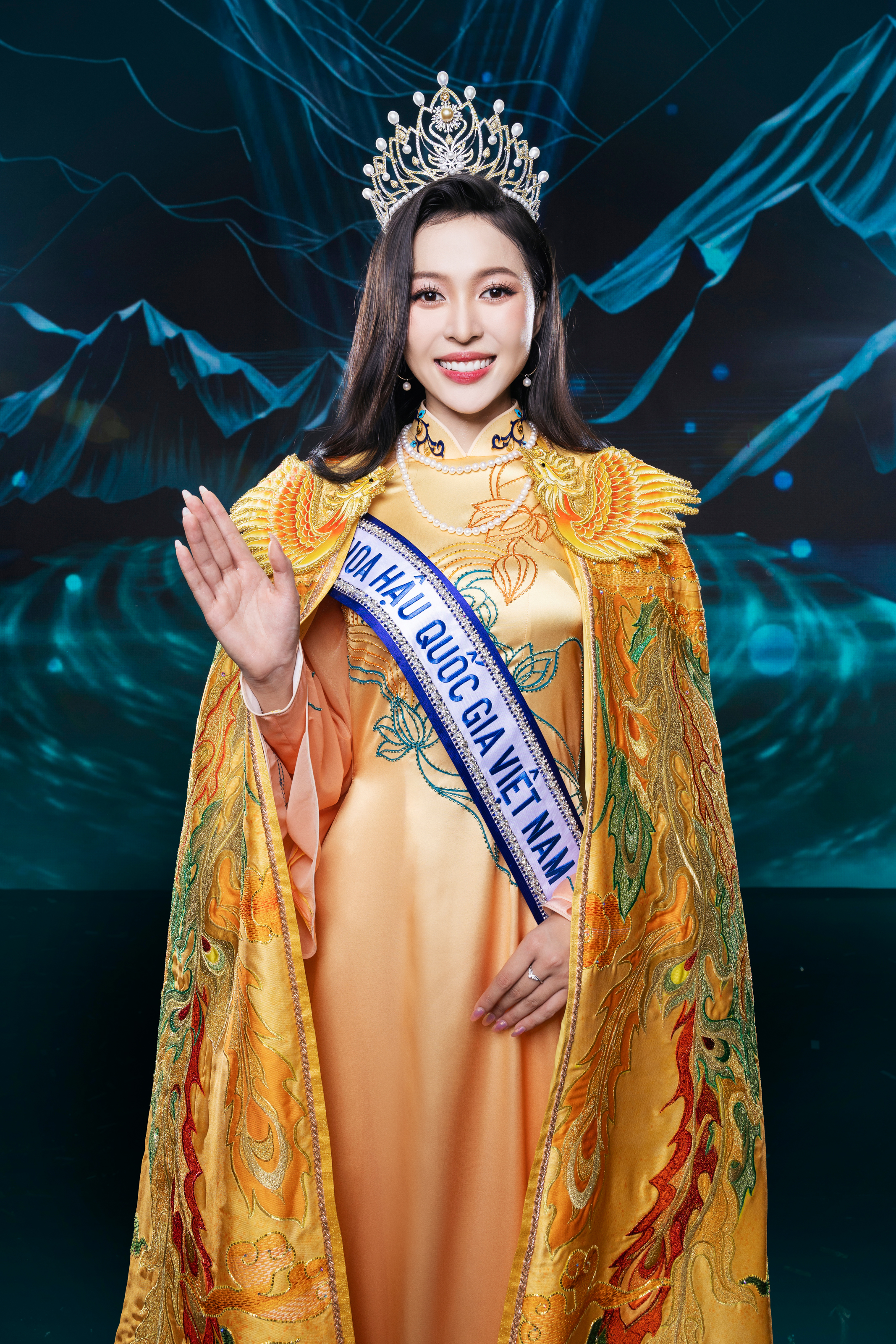 Nguyễn Ngọc Kiều Duy đăng quang Hoa hậu Quốc gia Việt Nam 2024

- Ảnh 1.