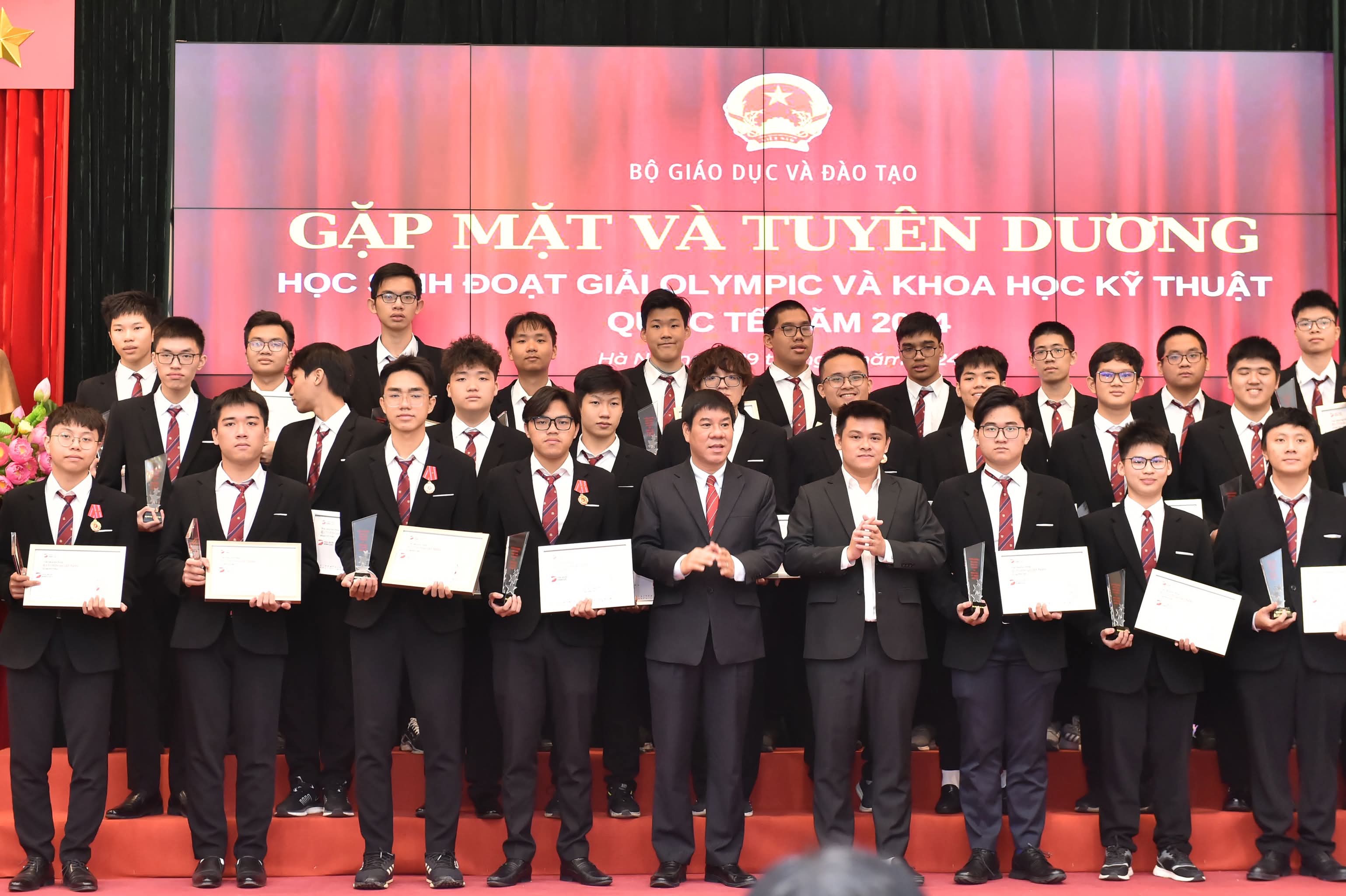 Tạo điều kiện tốt nhất để học sinh giỏi th&agrave;nh nh&acirc;n t&agrave;i thực sự- Ảnh 1.