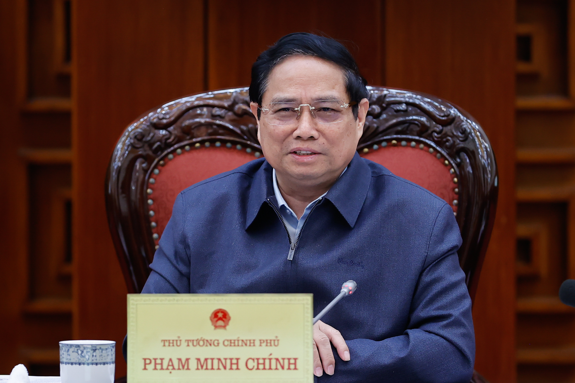 Thủ tướng: Cần ch&iacute;nh s&aacute;ch khuyến kh&iacute;ch c&aacute;n bộ đi cơ sở khi tinh gọn bộ m&aacute;y- Ảnh 1.