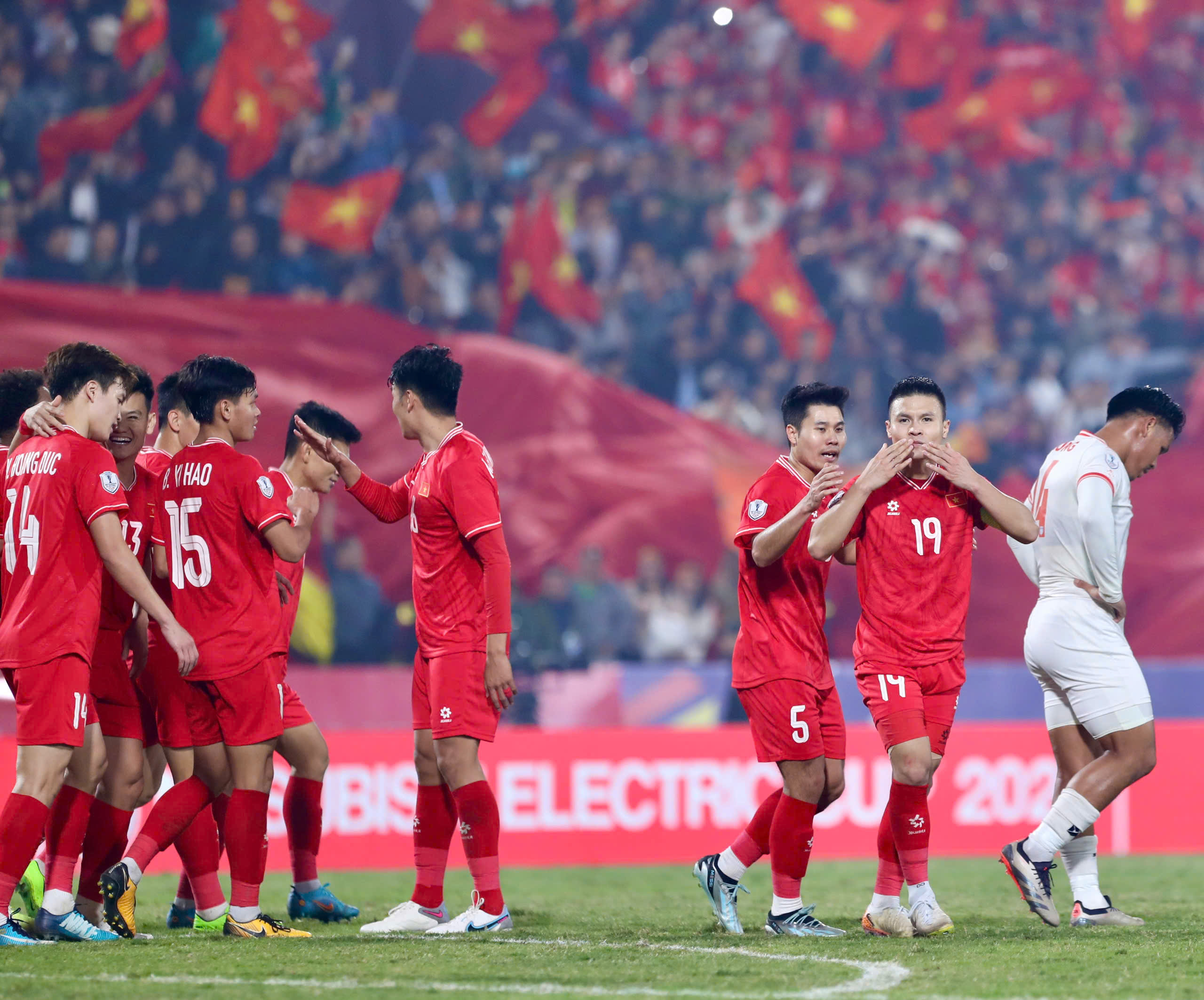 SHB treo thưởng 2 tỉ đồng cho chức vô địch ASEAN Cup của đội tuyển Việt Nam- Ảnh 3.