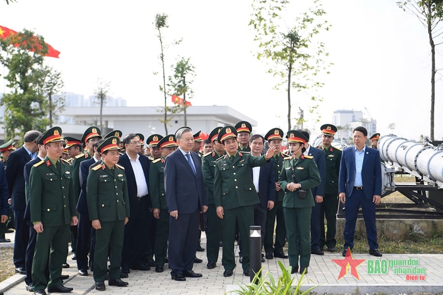 Tổng B&iacute; thư T&ocirc; L&acirc;m: Bảo t&agrave;ng Lịch sử Qu&acirc;n sự Việt Nam l&agrave; địa chỉ đỏ để học tập- Ảnh 3.