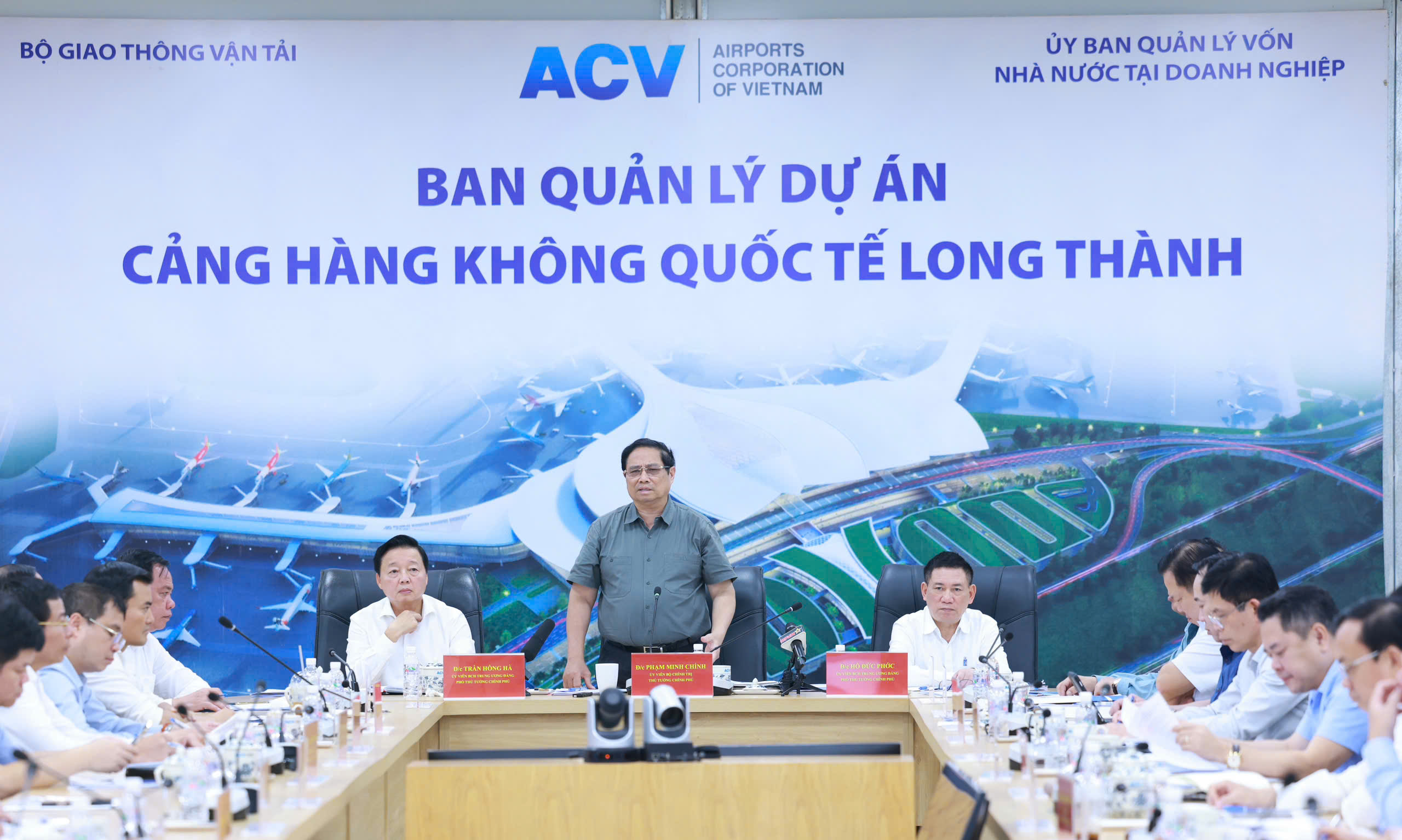 H&igrave;nh ảnh Thủ tướng Phạm Minh Ch&iacute;nh thị s&aacute;t s&acirc;n bay Long Th&agrave;nh- Ảnh 8.