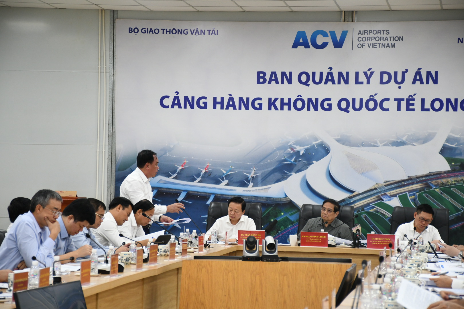 H&igrave;nh ảnh Thủ tướng Phạm Minh Ch&iacute;nh thị s&aacute;t s&acirc;n bay Long Th&agrave;nh- Ảnh 9.