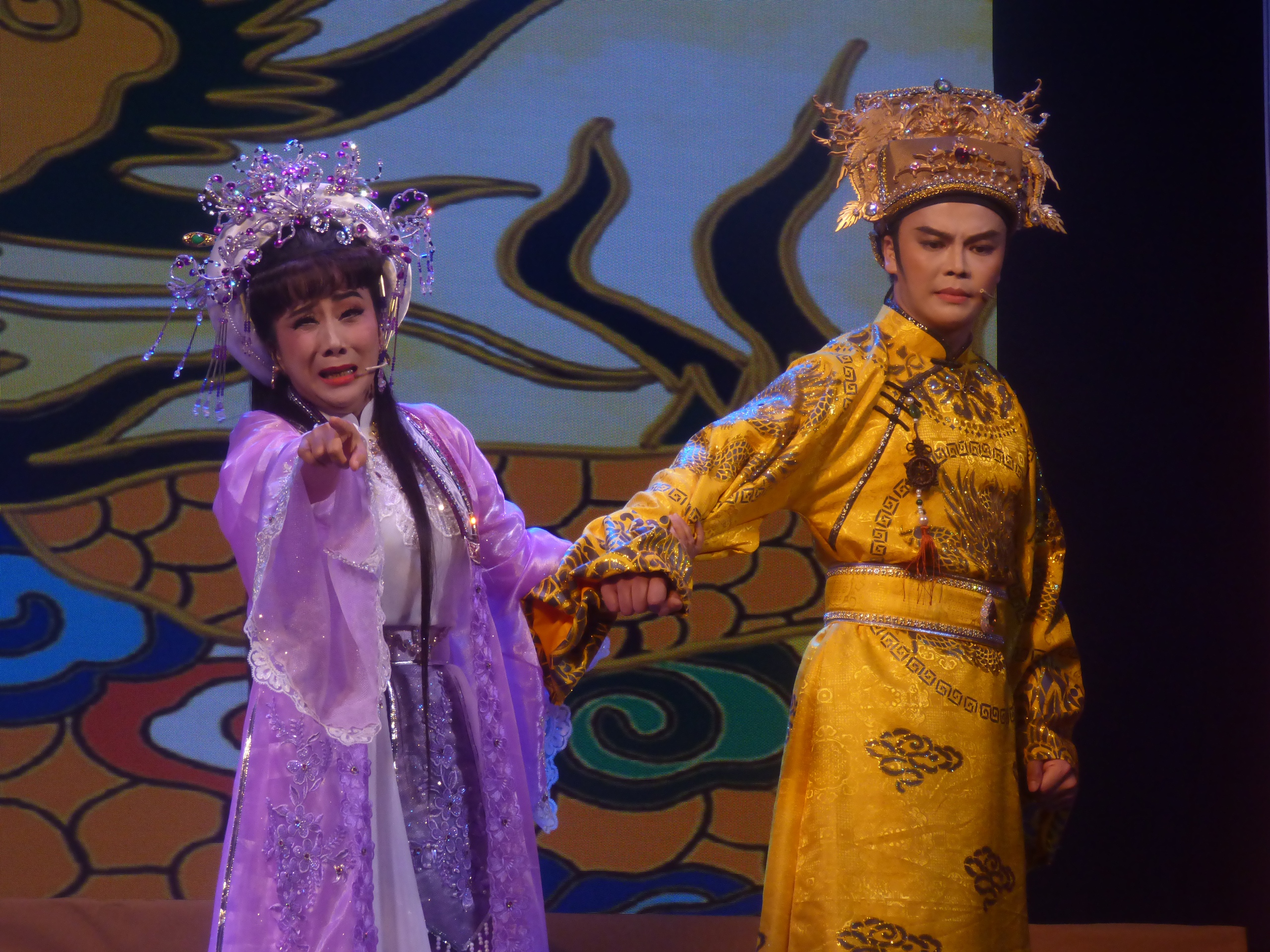 Vở "Người mang 9 &aacute;n tử"- Ảnh 1.