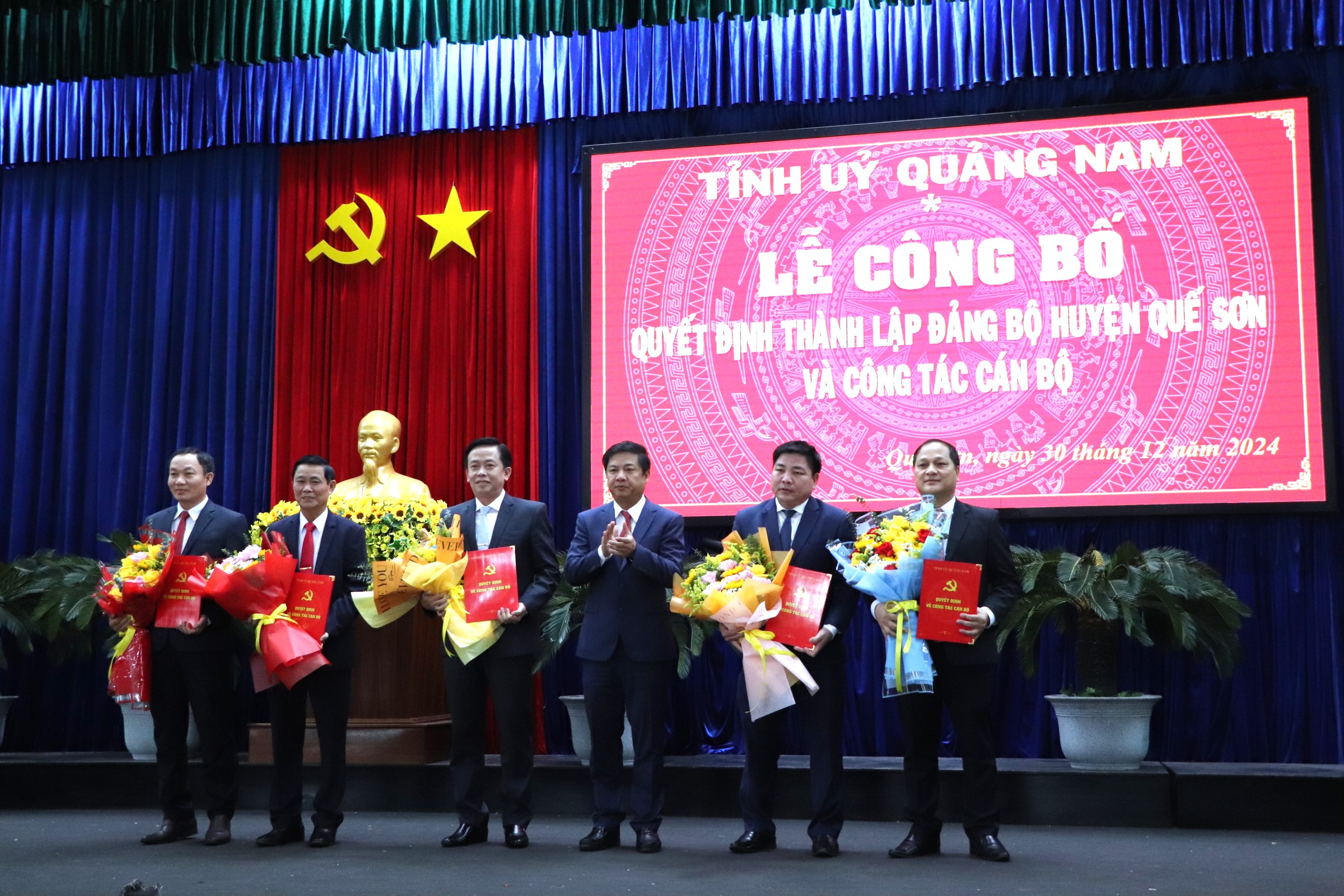 Quảng Nam c&ocirc;ng bố th&agrave;nh lập Đảng bộ huyện Quế Sơn- Ảnh 4.