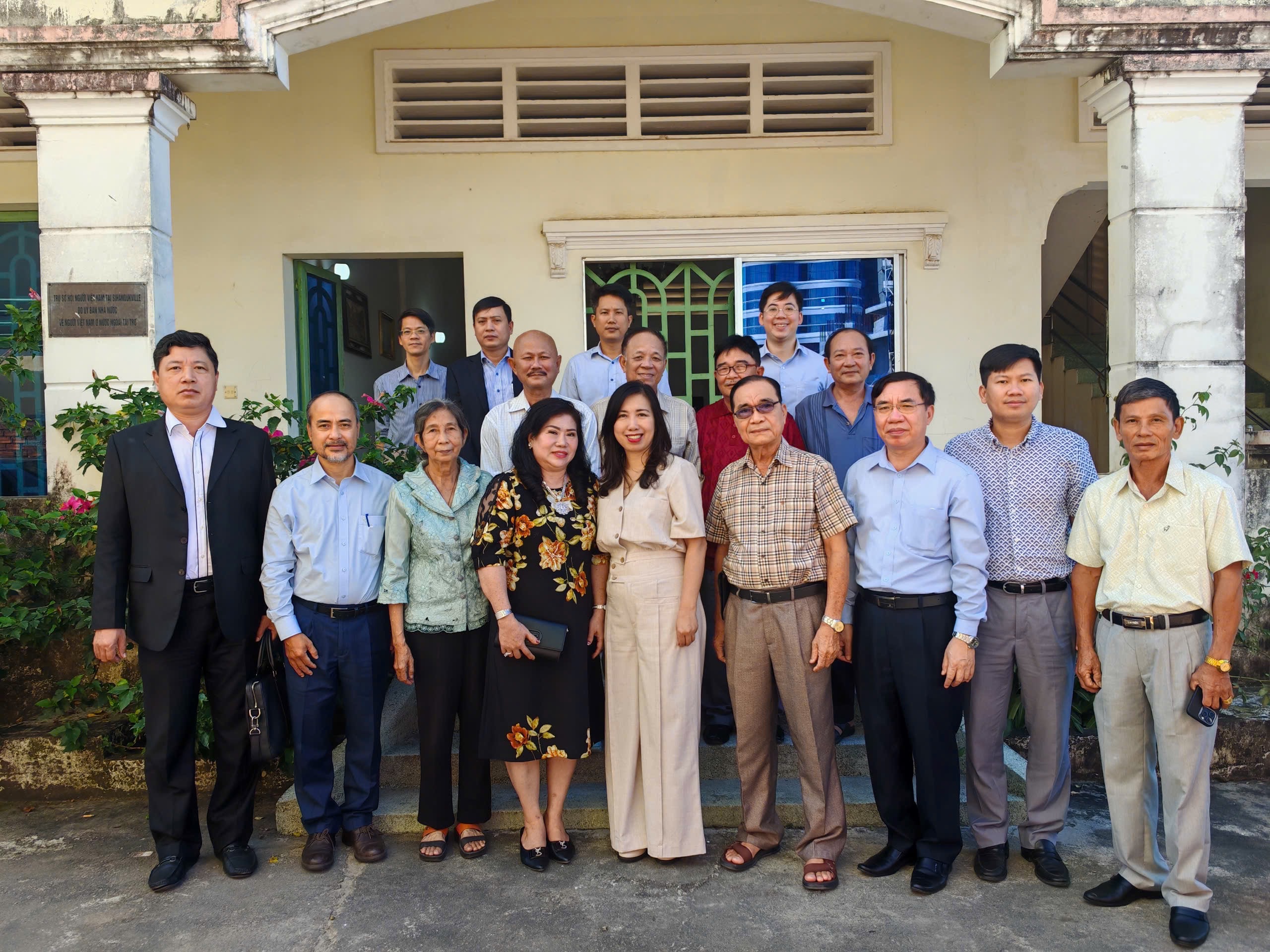 Tỉnh Preah Sihanouk tạo điều kiện để người gốc Việt cư tr&uacute; hợp ph&aacute;p- Ảnh 3.