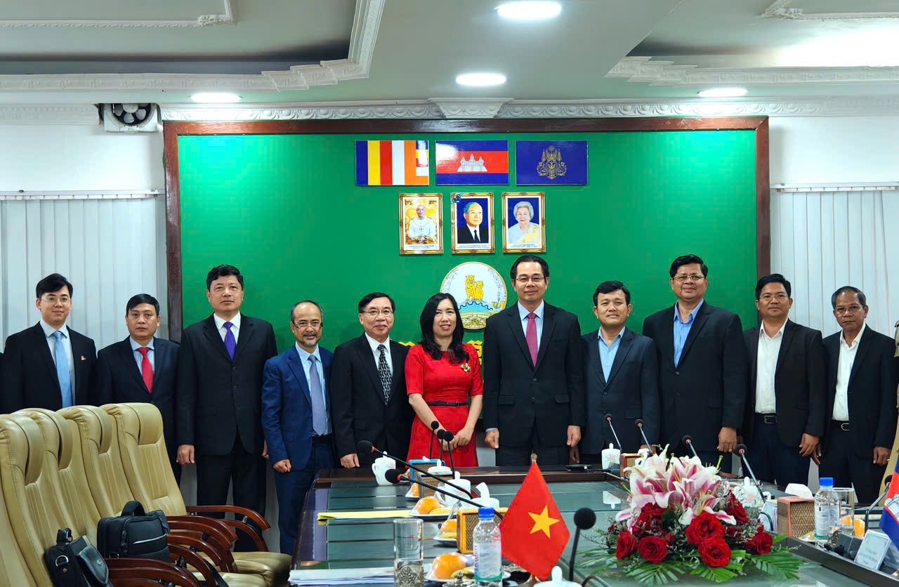 Tỉnh Preah Sihanouk tạo điều kiện để người gốc Việt cư tr&uacute; hợp ph&aacute;p- Ảnh 1.