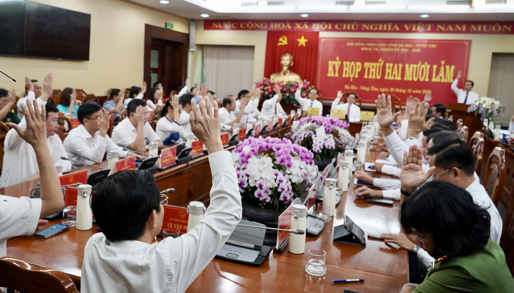 Ba nghị quyết quan trọng về c&ocirc;ng t&aacute;c nh&acirc;n sự ở B&agrave; Rịa - Vũng T&agrave;u- Ảnh 1.