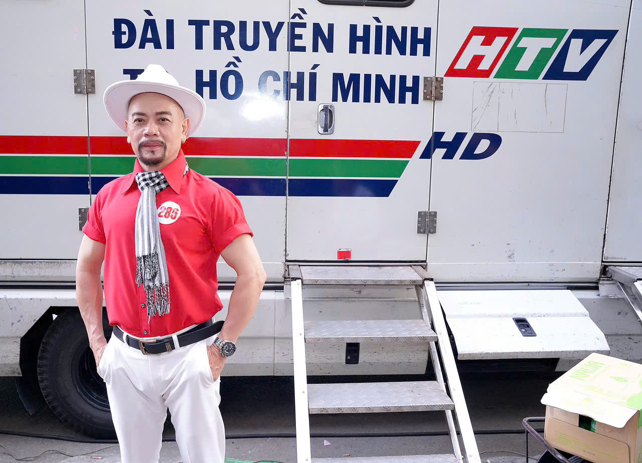 T&acirc;n Nguyễn x&uacute;c động khi đoạt giải &Aacute; qu&acirc;n 1 cuộc thi Ng&ocirc;i sao nhạc Việt- Ảnh 4.