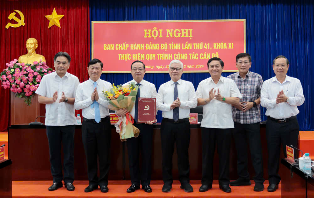 &Ocirc;ng Nguyễn Lộc H&agrave; được bầu giữ chức Ph&oacute; B&iacute; thư Tỉnh uỷ B&igrave;nh Dương- Ảnh 2.