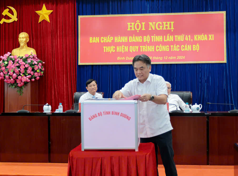 &Ocirc;ng Nguyễn Lộc H&agrave; được bầu giữ chức Ph&oacute; B&iacute; thư Tỉnh uỷ B&igrave;nh Dương- Ảnh 1.