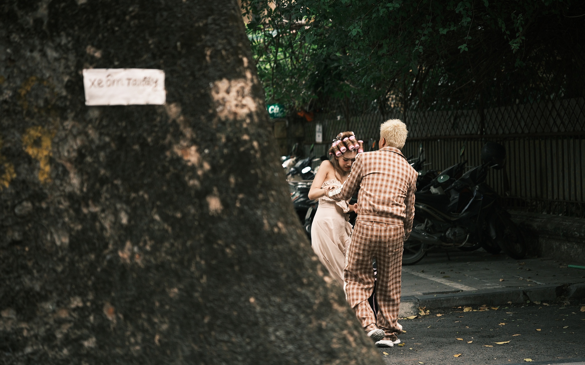 BigDaddy, Emily ví tình yêu như nước "nhân trần"