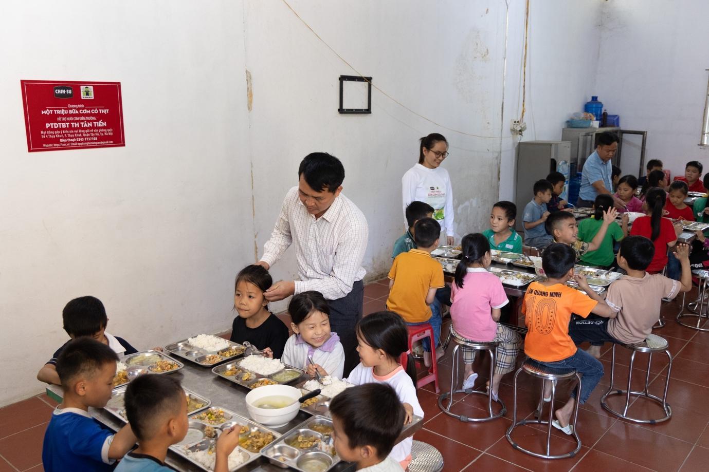 CHIN-SU ph&aacute;t động chiến dịch &ldquo;Một triệu bữa cơm c&oacute; thịt&rdquo; năm thứ 2- Ảnh 5.
