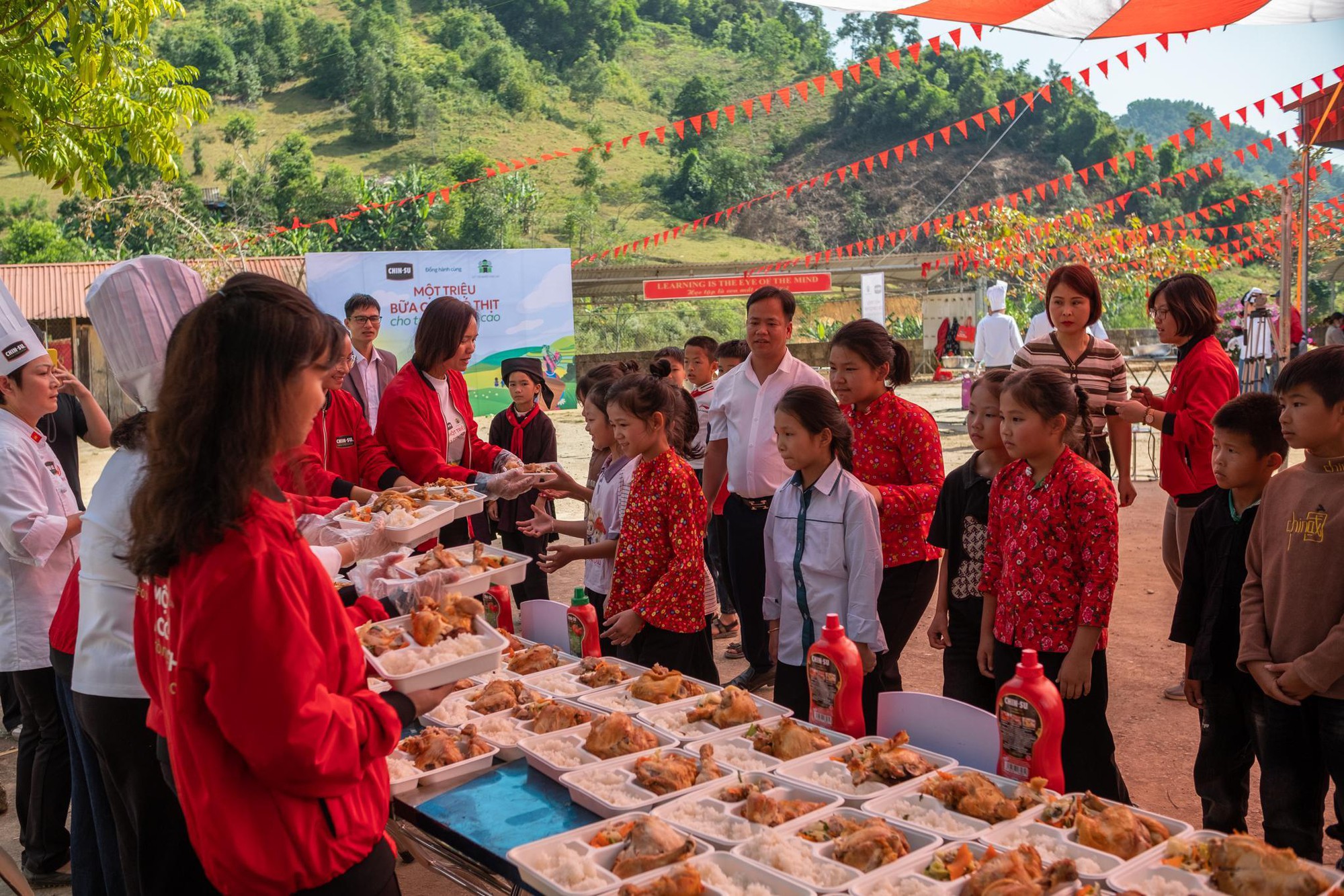 CHIN-SU ph&aacute;t động chiến dịch &ldquo;Một triệu bữa cơm c&oacute; thịt&rdquo; năm thứ 2- Ảnh 7.