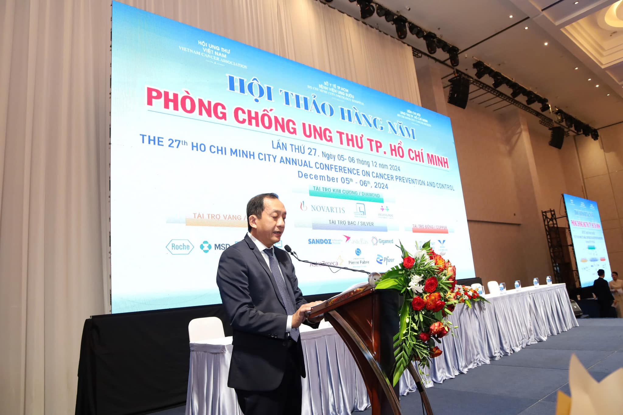 Mỗi ng&agrave;y c&oacute; 4.000 - 4.900 người đến kh&aacute;m ung thư tại Bệnh viện Ung bướu TP HCM- Ảnh 4.