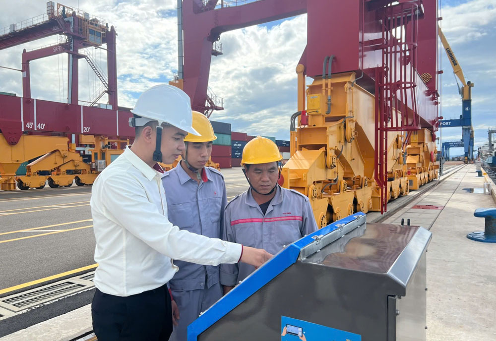 Cảng biển ng&agrave;y c&agrave;ng hiện đại, đ&ograve;i hỏi nh&acirc;n lực phải c&oacute; tr&igrave;nh độ v&agrave; kỹ năng