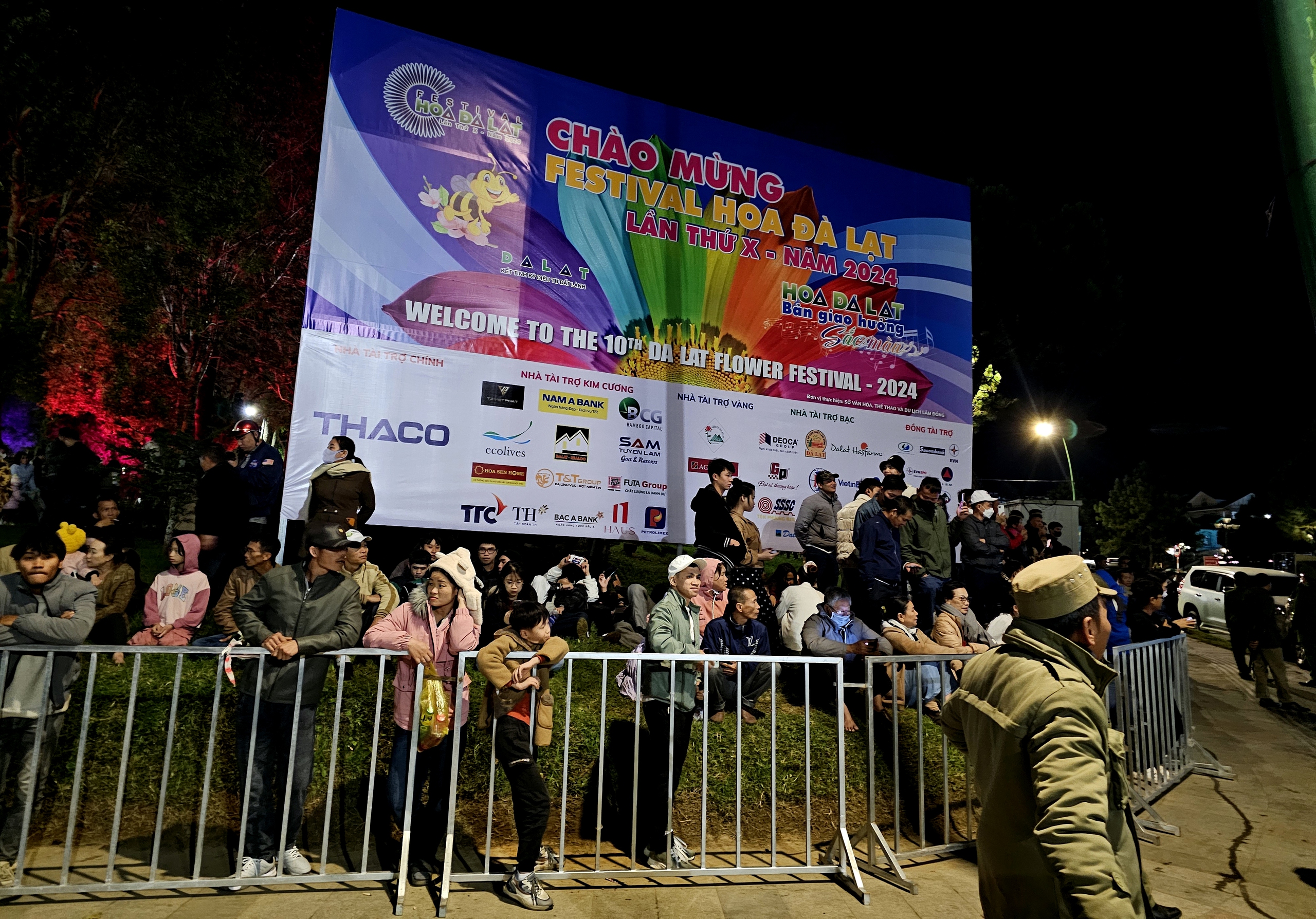 H&agrave;ng vạn người h&agrave;o hứng dự khai mạc Festival Hoa Đ&agrave; Lạt lần thứ X - 2024- Ảnh 3.