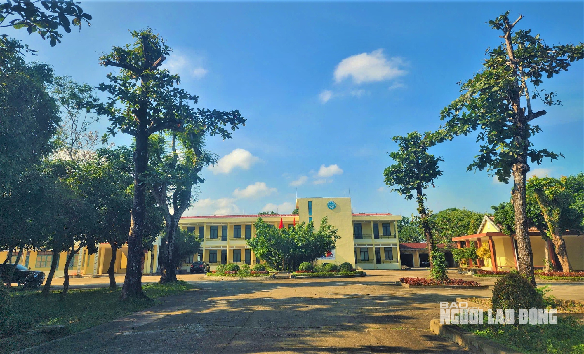 "L&ugrave;m x&ugrave;m" ở Quảng B&igrave;nh: Nh&agrave; thầu tiết kiệm 1,7 tỉ đồng bị loại, chọn đơn vị tiết kiệm 50 triệu?- Ảnh 1.