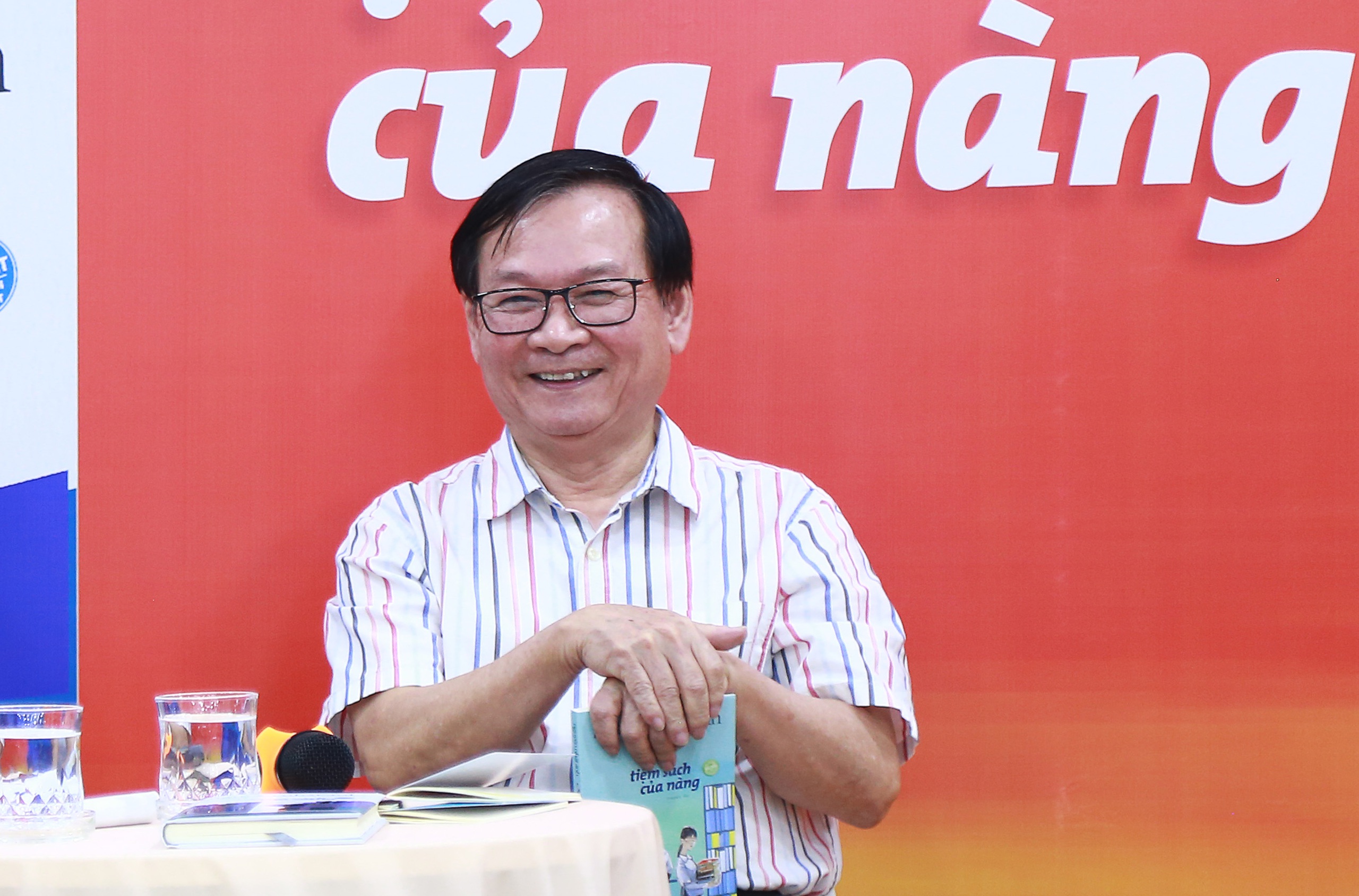 Nhà văn Nguyễn Nhật Ánh thắp lửa yêu thương trong "Tiệm sách của nàng"- Ảnh 4.