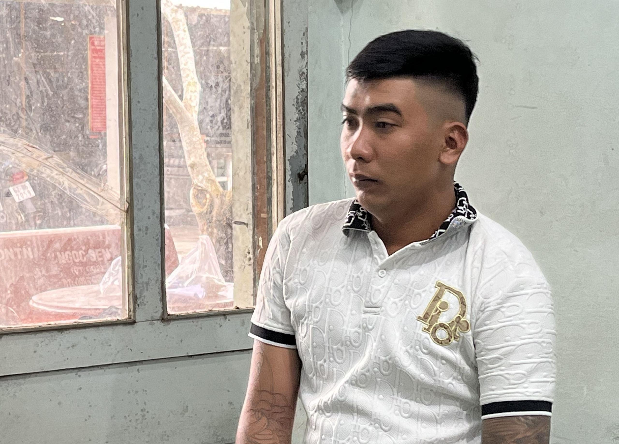 Bắt 2 đối tượng cầm đầu trong vụ d&ugrave;ng s&uacute;ng bắn v&agrave;o nh&agrave; d&acirc;n- Ảnh 2.