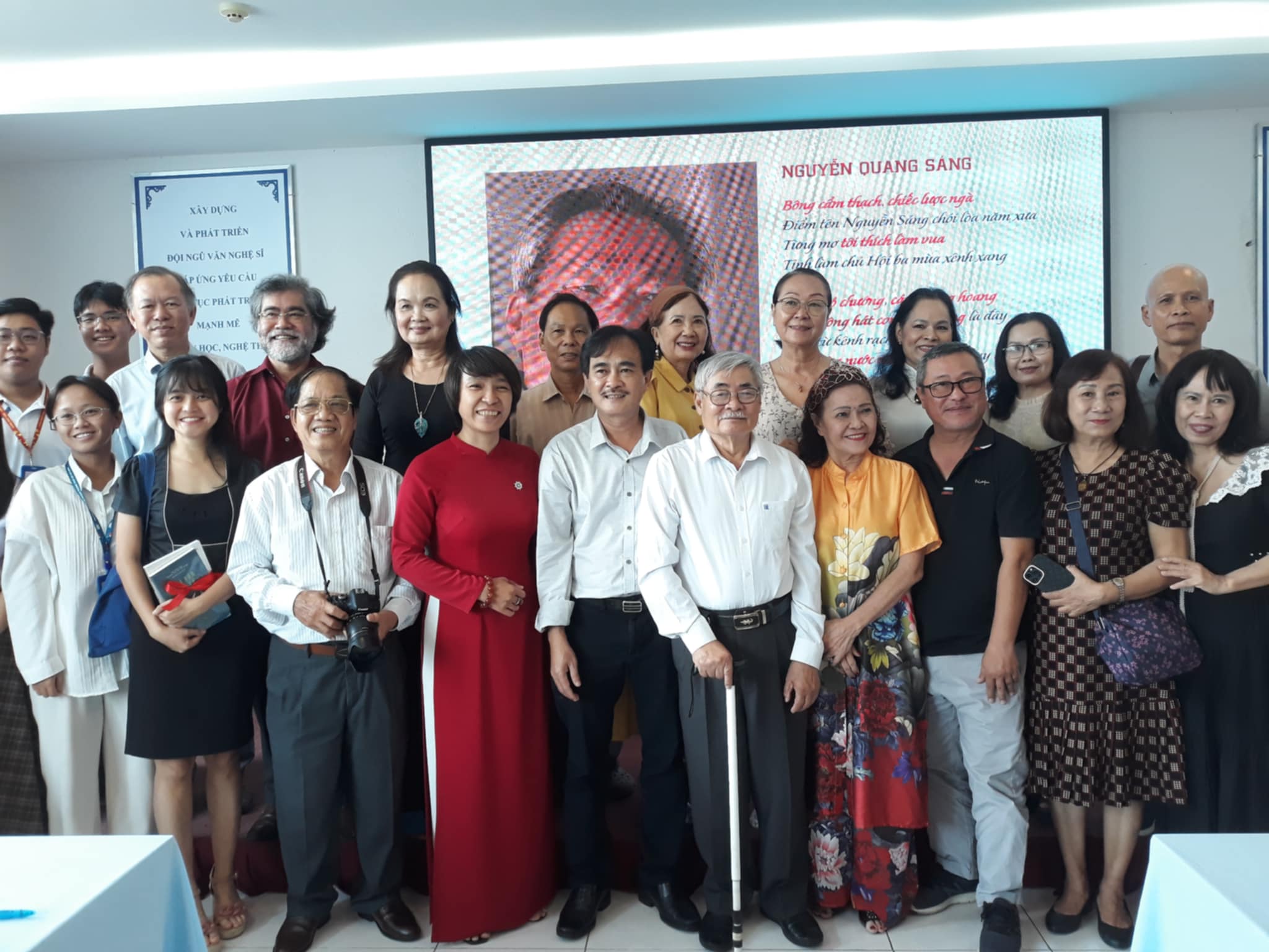 Đầy ắp kỷ niệm về nhà văn Nguyễn Quang Sáng
- Ảnh 6.