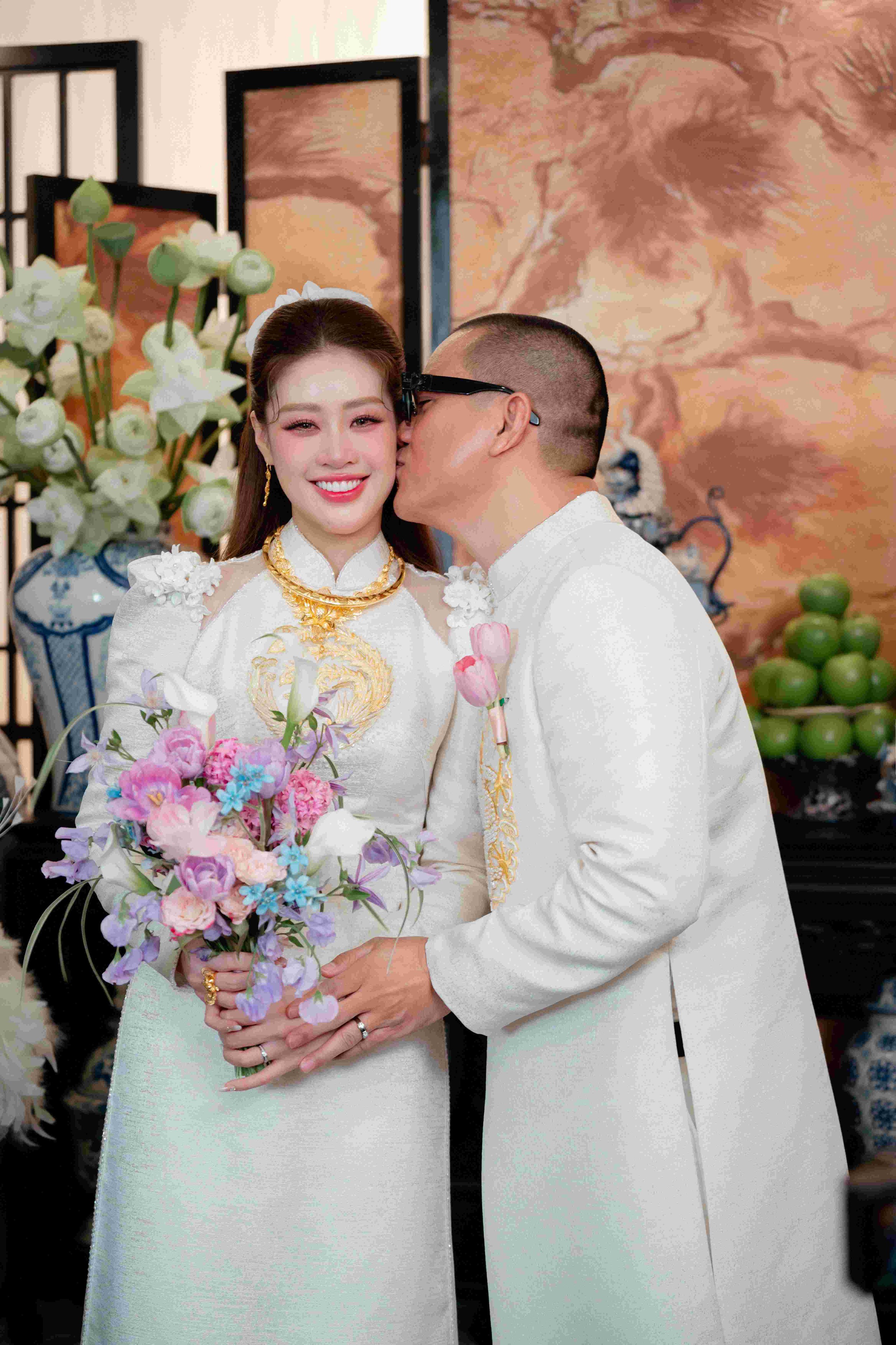 Lễ gia ti&ecirc;n đậm chất truyền thống của Hoa hậu Ho&agrave;n vũ Việt Nam Kh&aacute;nh V&acirc;n- Ảnh 1.