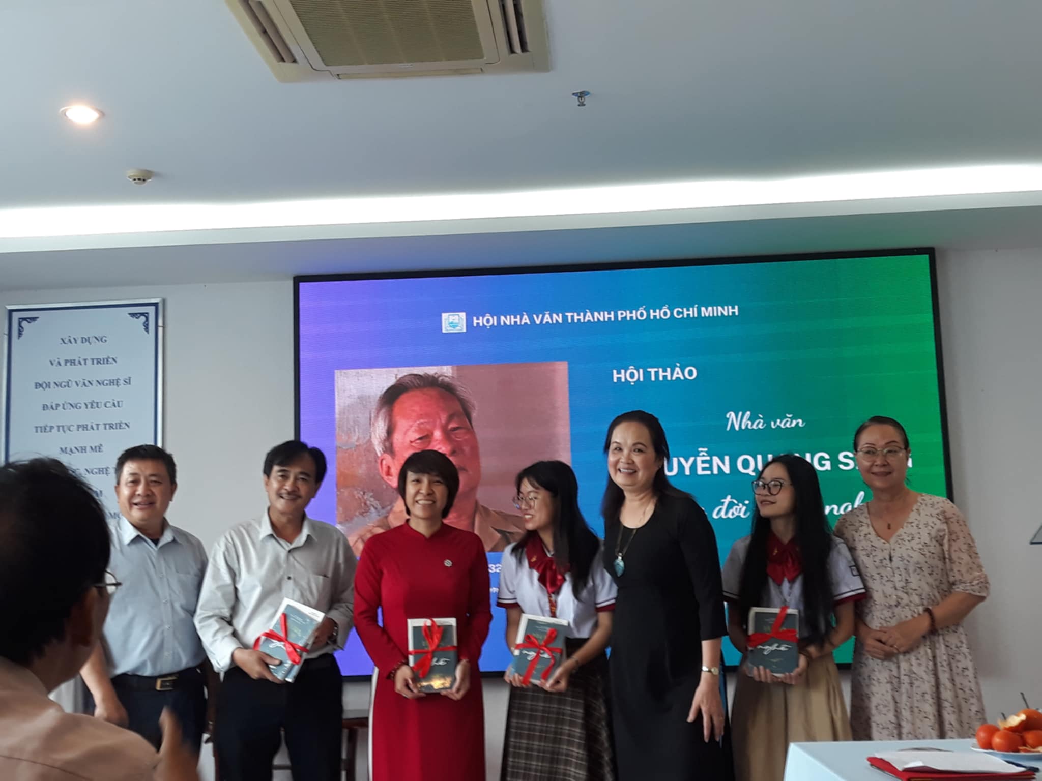 Đầy ắp kỷ niệm về nhà văn Nguyễn Quang Sáng
- Ảnh 5.