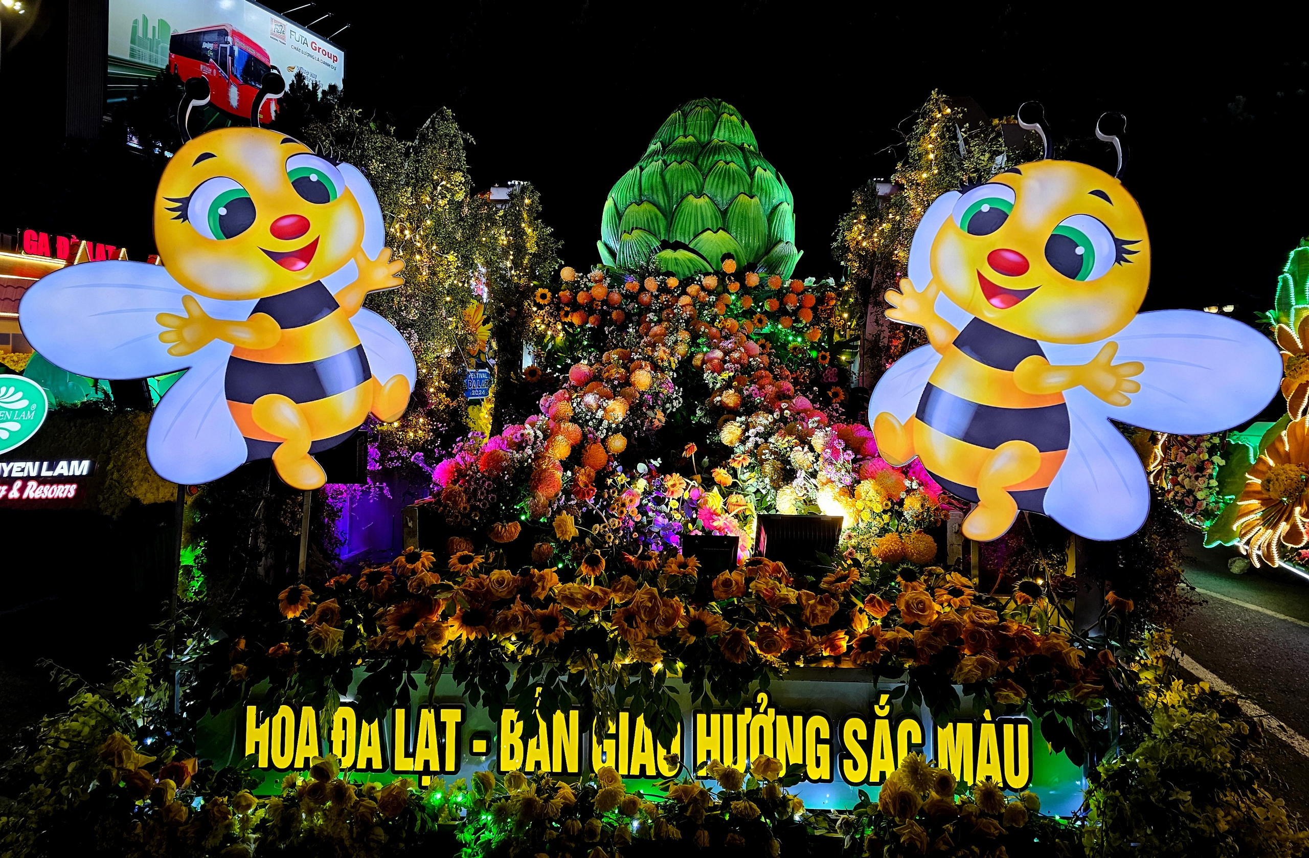 Đ&agrave; Lạt lung linh sắc m&agrave;u lễ hội carnaval đường phố "Hoa v&agrave; Di sản"- Ảnh 11.