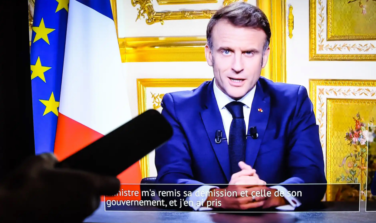 Ph&aacute;p: Tổng thống Macron tuy&ecirc;n bố cứng rắn giữa khủng hoảng ch&iacute;nh trị- Ảnh 1.