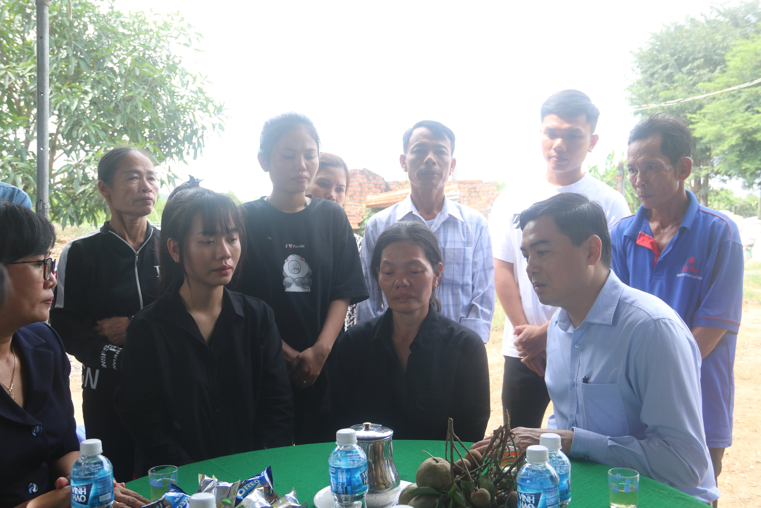 B&igrave;nh Thuận: Chia buồn với c&aacute;c gia đ&igrave;nh chiến sĩ hy sinh trong tai nạn diễn tập- Ảnh 4.