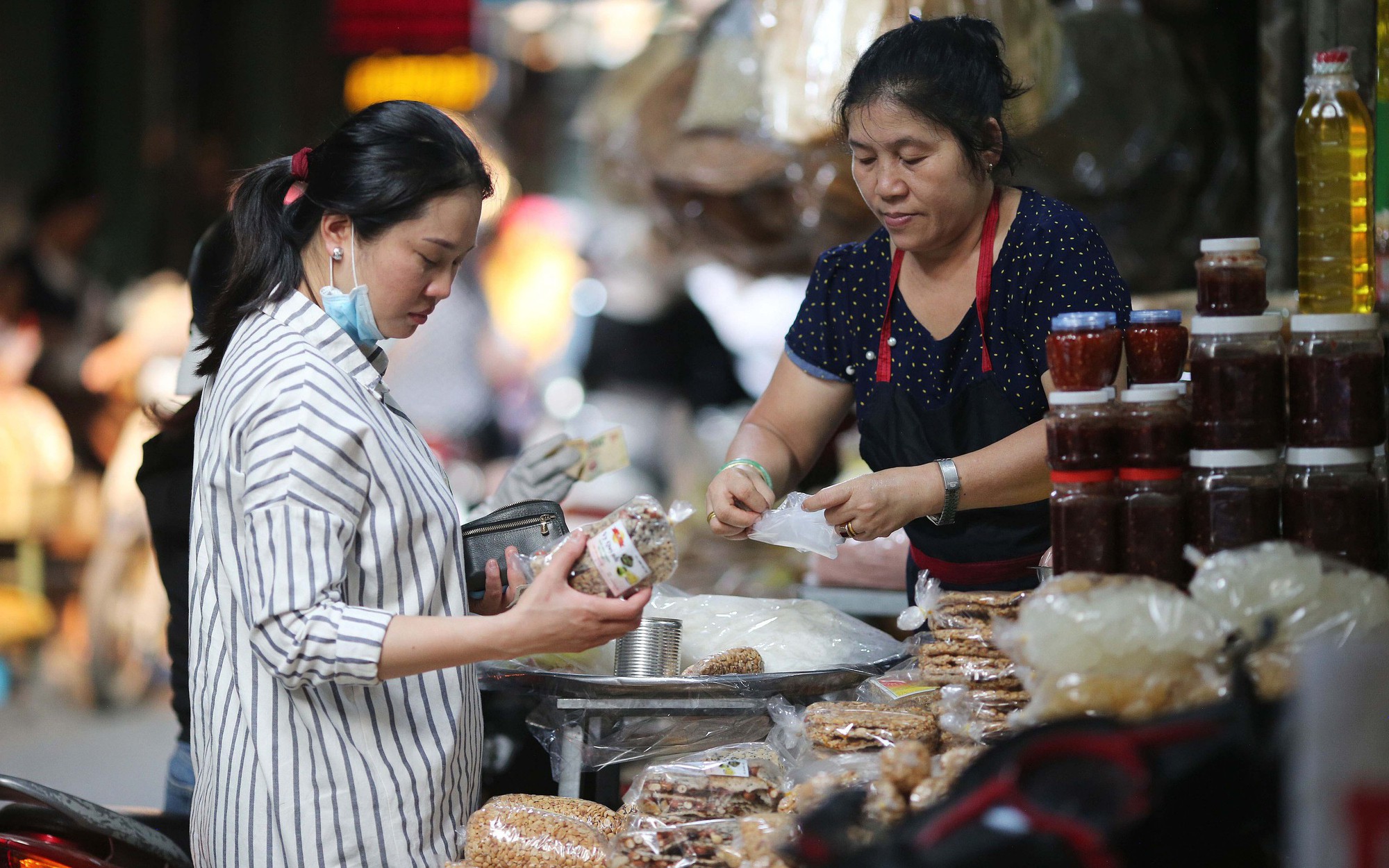 Đ&oacute;ng BHXH bắt buộc: Phương &aacute;n n&agrave;o cho chủ hộ kinh doanh?